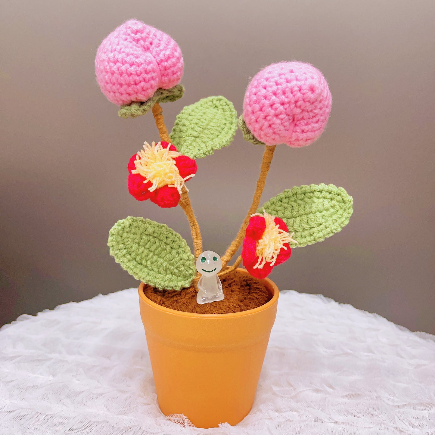 Pianta di pesca a maglia fatta a mano - Replica realistica di frutta - Decorazione unica per la casa - Regalo perfetto per gli amanti delle piante - Artigianale