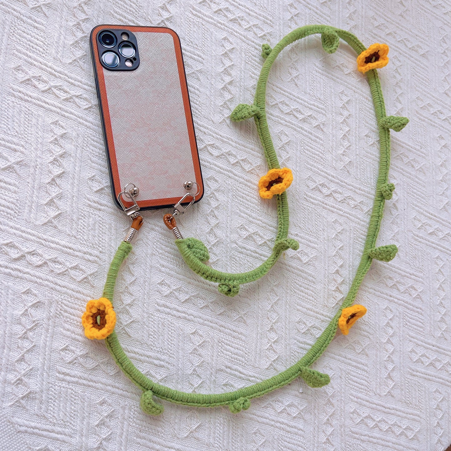 Cadena para móvil, correa de cuello (lanyard), correa para teléfono y correa cruzada para teléfono móvil, hecha a mano con flores trenzadas bohemias de ganchillo.