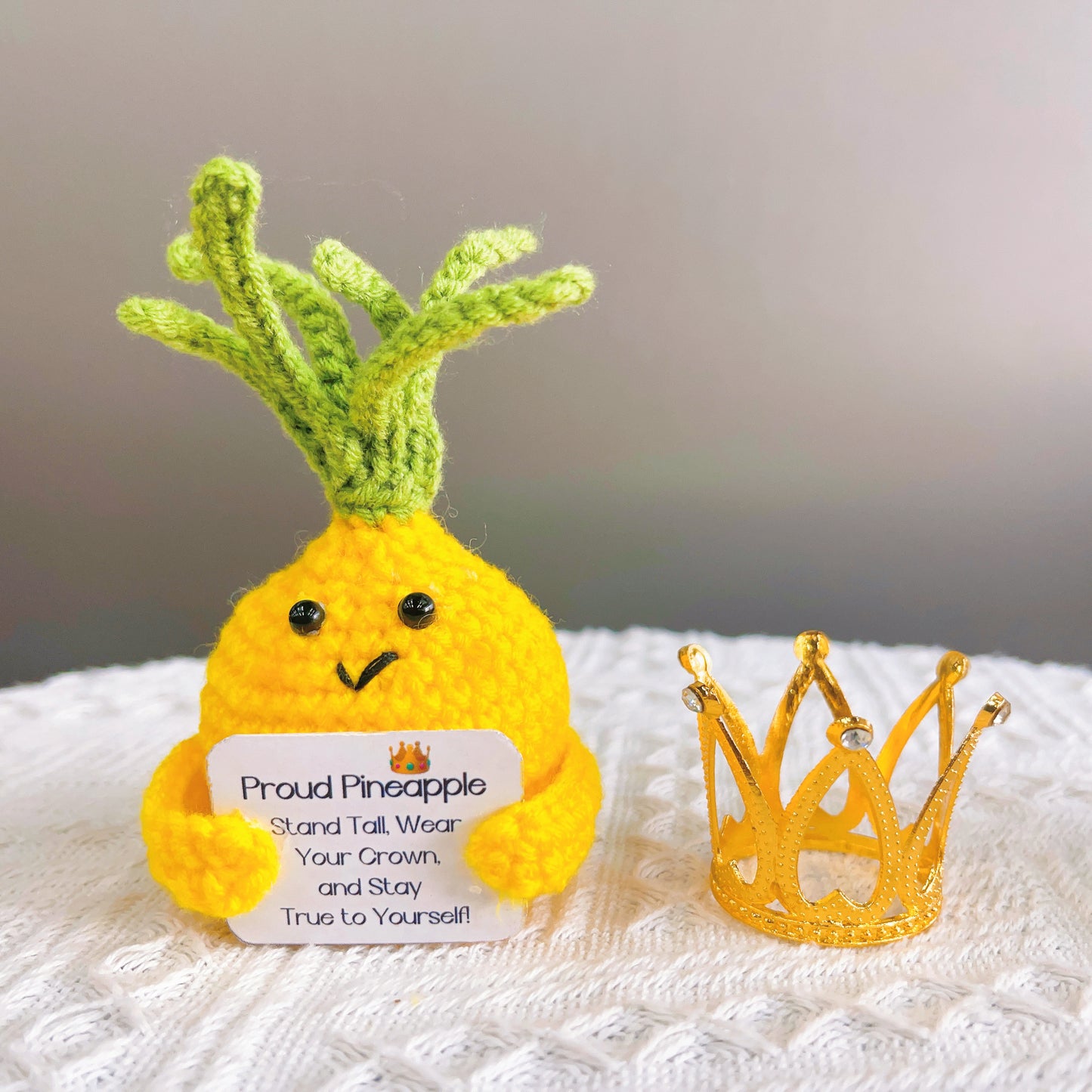 Crochet artisanal Proud Pineapple Positive Plushie avec citation positive (texte personnalisé / personnalisé disponible)