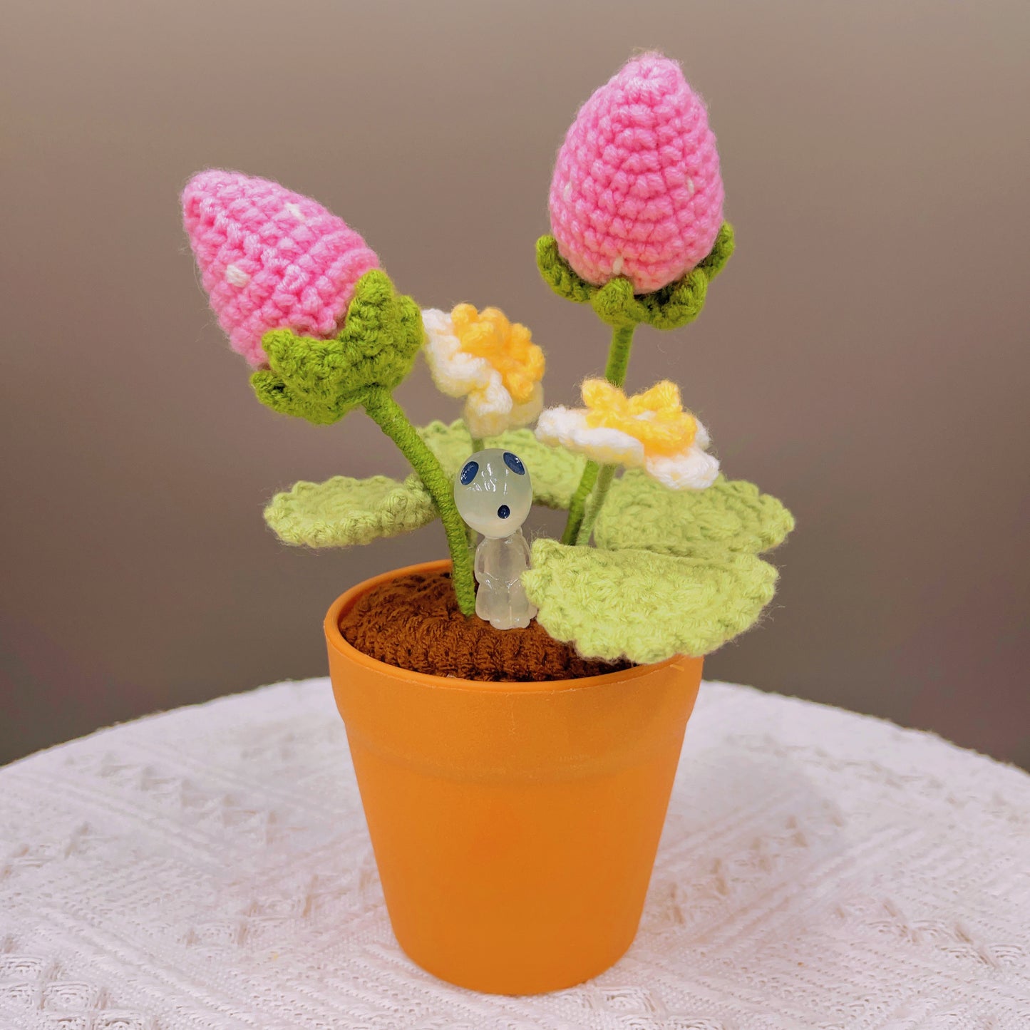 Handmade Strawberry Crochet Pot Plant - Adorabile Decorazione per la Casa - Regalo Perfetto per gli Amanti delle Piante - Pianta Falsa Realistica con una Luce Morbida - Realizzata a Mano