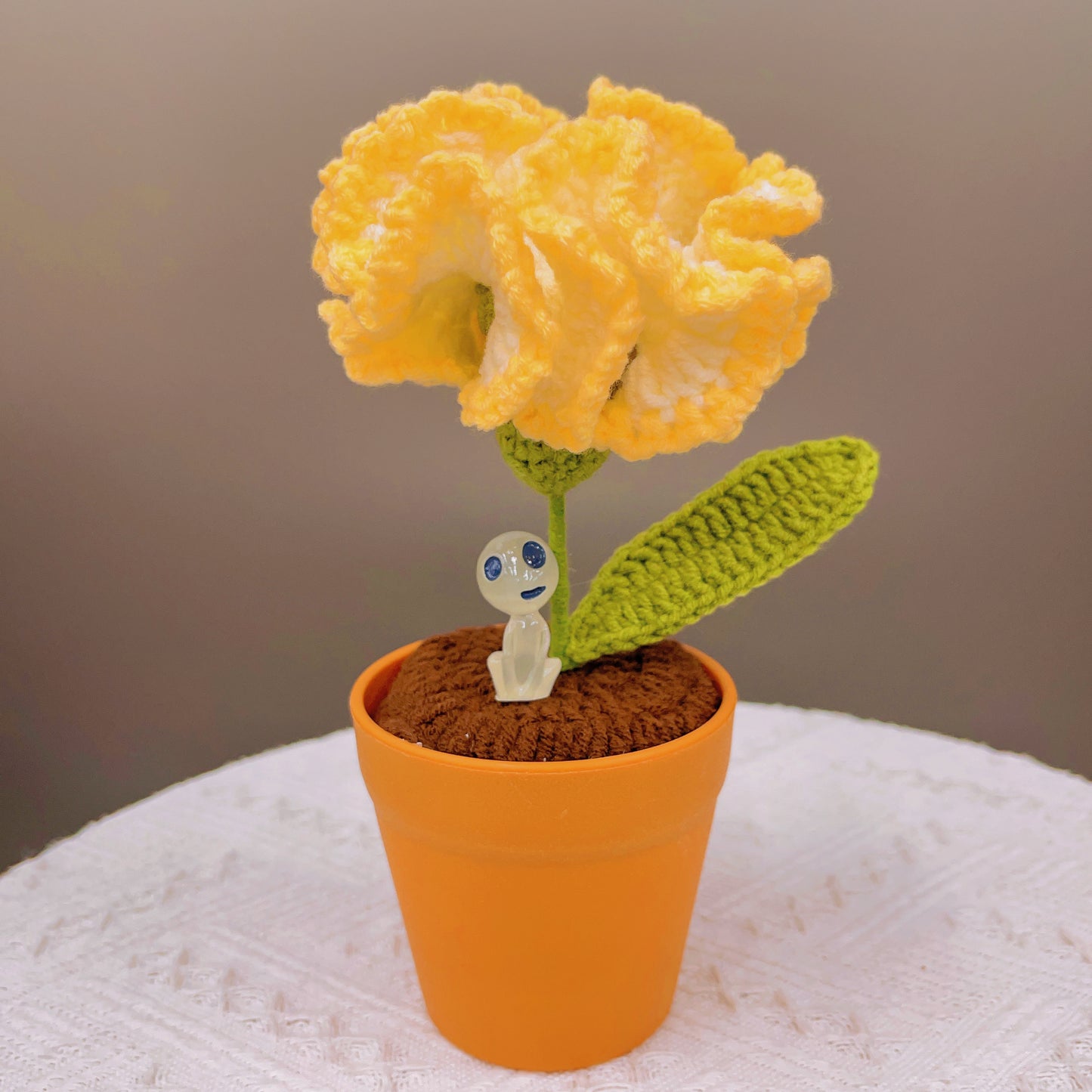 Planta de claveles tejida a mano - Falsa flor realista - Decoración única para el hogar - Regalo perfecto para los amantes de las plantas - Hecha a mano