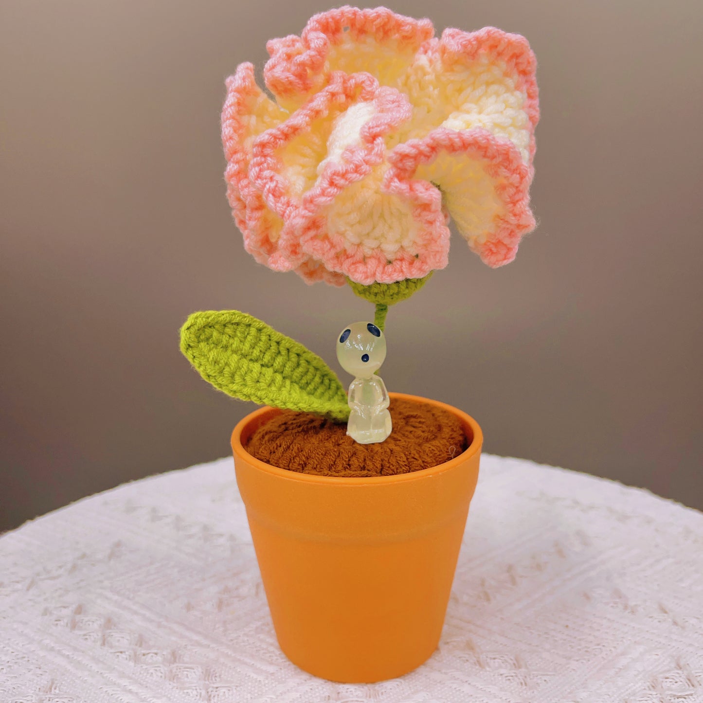 Planta de claveles tejida a mano - Falsa flor realista - Decoración única para el hogar - Regalo perfecto para los amantes de las plantas - Hecha a mano