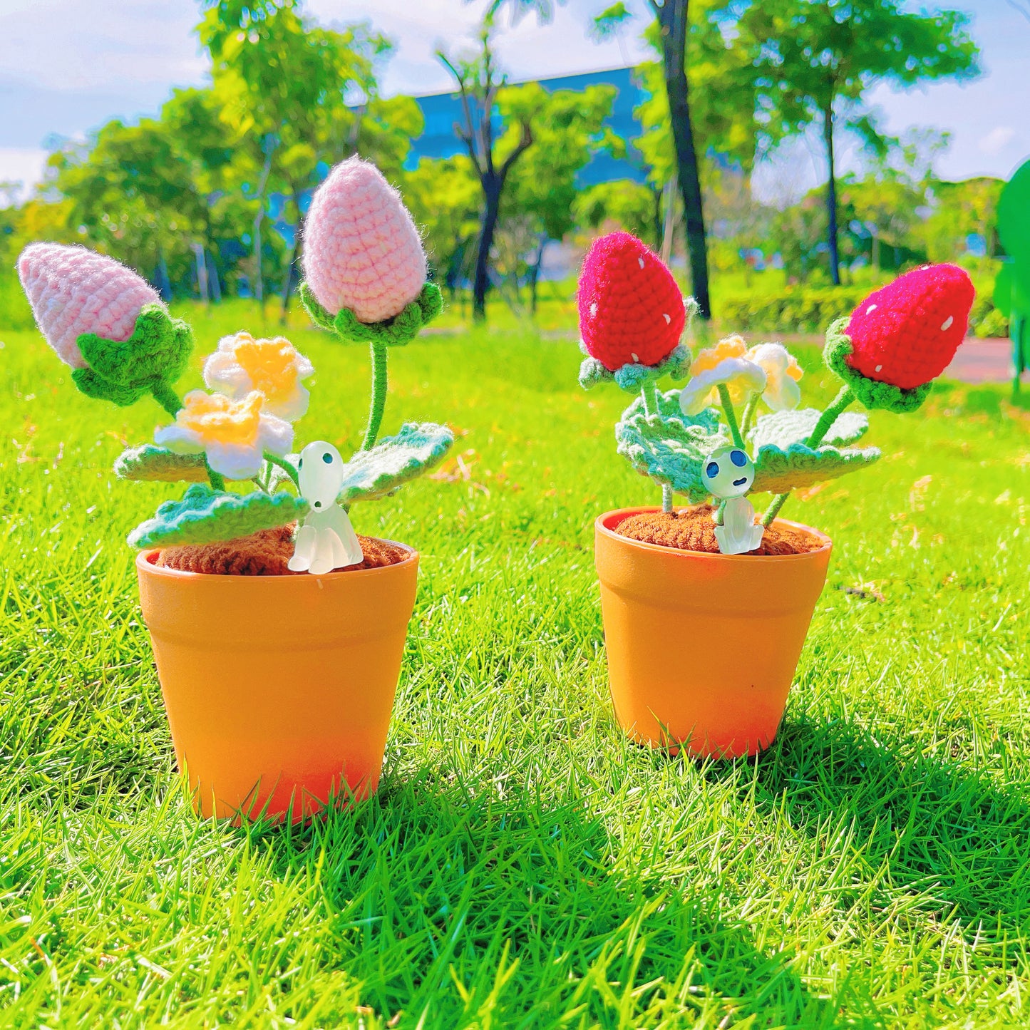 Handmade Strawberry Crochet Pot Plant - Adorabile Decorazione per la Casa - Regalo Perfetto per gli Amanti delle Piante - Pianta Falsa Realistica con una Luce Morbida - Realizzata a Mano