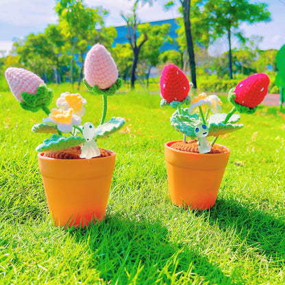 Handmade Strawberry Crochet Pot Plant - Adorabile Decorazione per la Casa - Regalo Perfetto per gli Amanti delle Piante - Pianta Falsa Realistica con una Luce Morbida - Realizzata a Mano