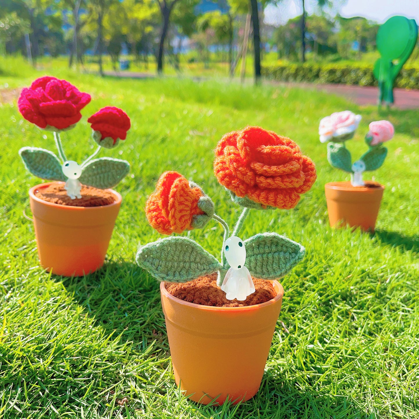 Piante di Rose Realizzate a Mano a Maglia - Finto Fiore Realistico - Decorazione Unica per la Casa - Regalo Perfetto per gli Amanti delle Piante - Fatto a Mano - Regalo per la Festa del Padre 2024