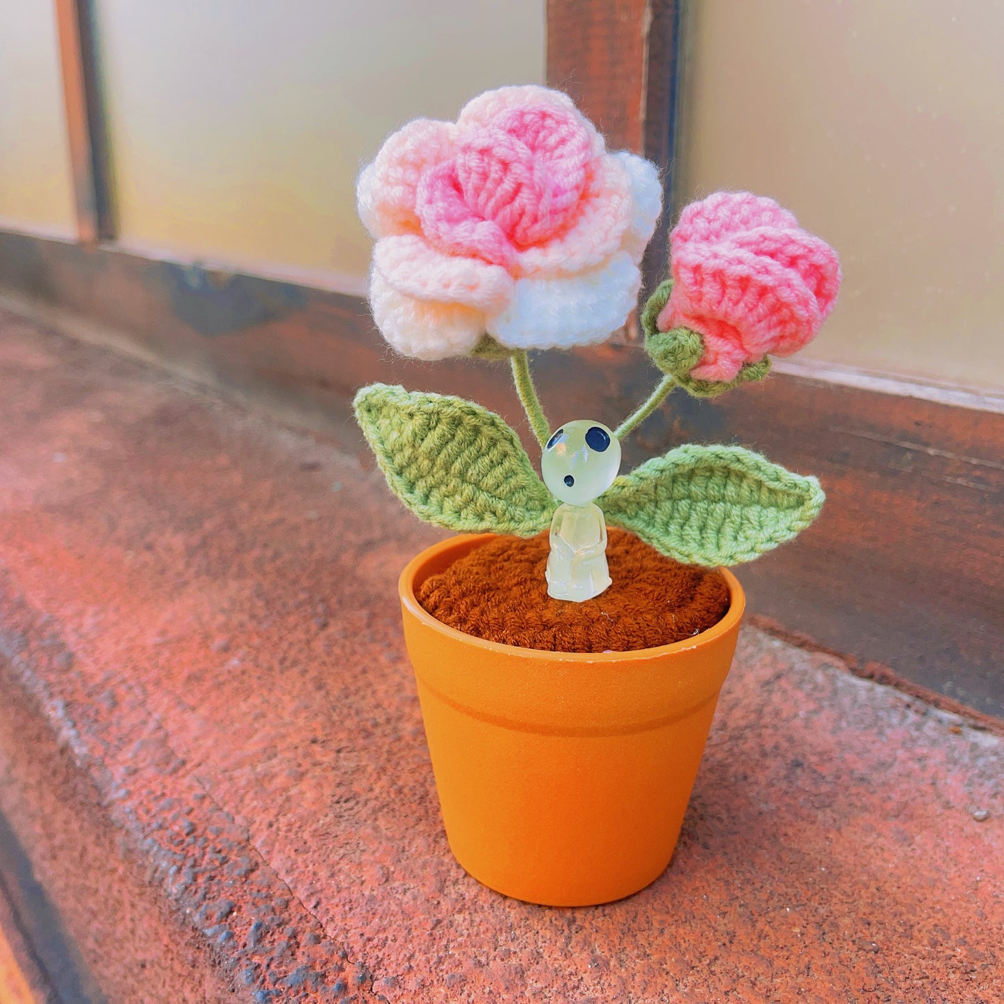 Piante di Rose Realizzate a Mano a Maglia - Finto Fiore Realistico - Decorazione Unica per la Casa - Regalo Perfetto per gli Amanti delle Piante - Fatto a Mano - Regalo per la Festa del Padre 2024