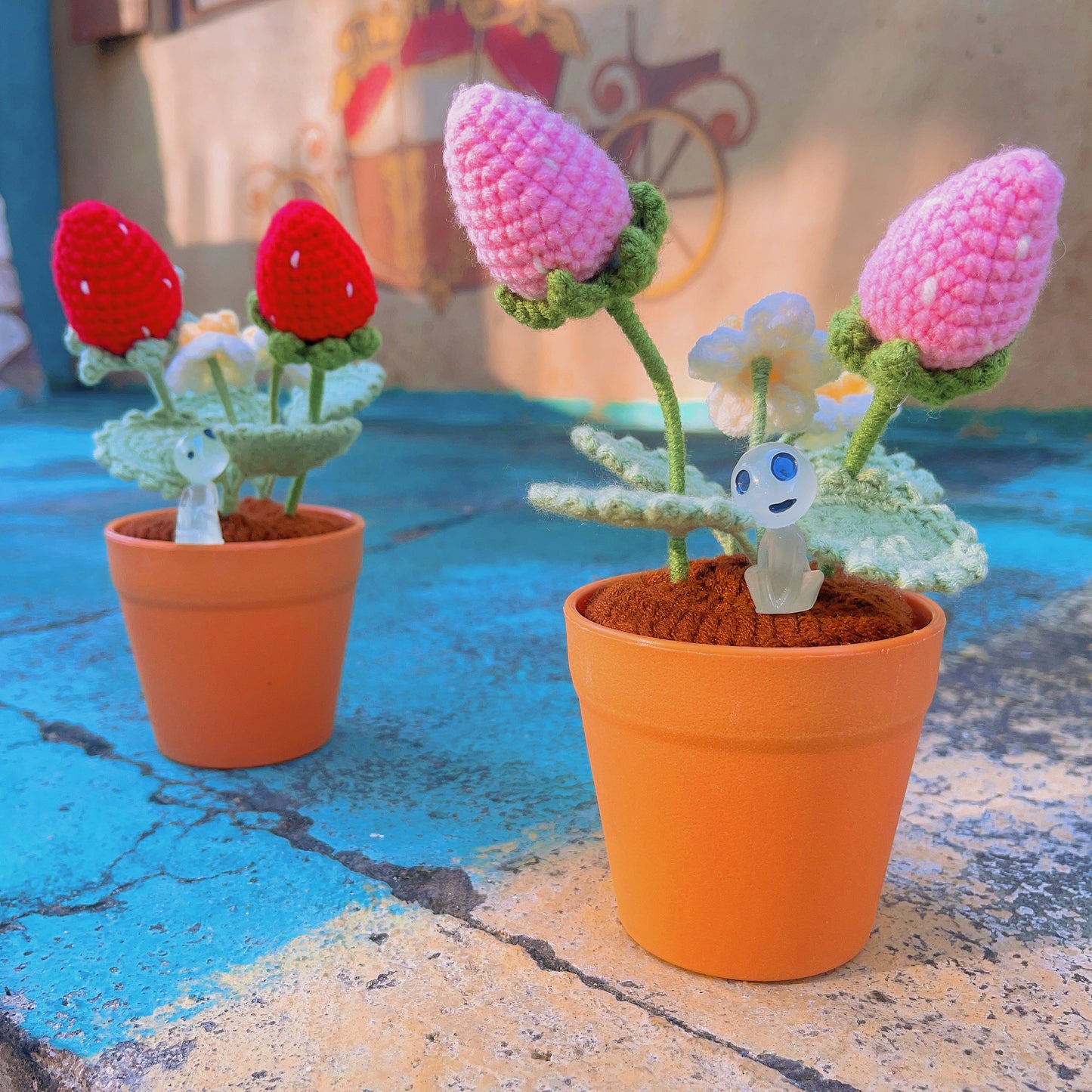 Handmade Strawberry Crochet Pot Plant - Adorabile Decorazione per la Casa - Regalo Perfetto per gli Amanti delle Piante - Pianta Falsa Realistica con una Luce Morbida - Realizzata a Mano
