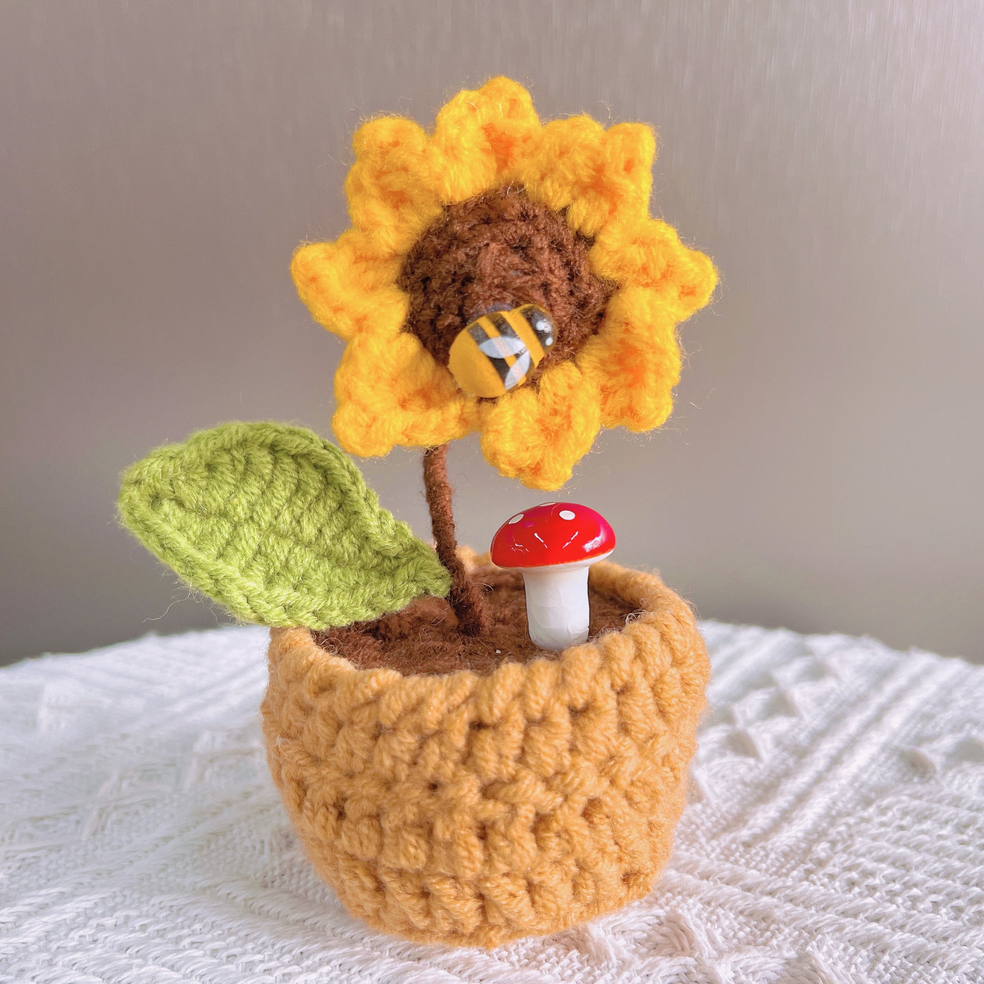Pomme de terre positive au crochet faite à la main avec pot de fleurs – The  Bloom Crafter