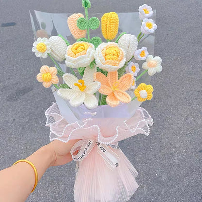 Bellissimo mazzo fatto a mano a maglia "Dolce Sole" con rose, tulipani, gigli, foglie di eucalipto e altro ancora - Perfetto per San Valentino, la Festa della Mamma o qualsiasi occasione
