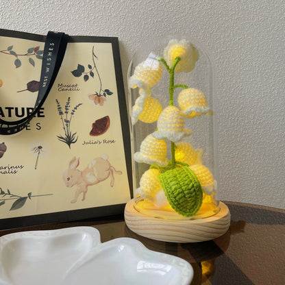 Muguet luminescent : lampe à suspension au crochet faite à la main avec abat-jour en verre