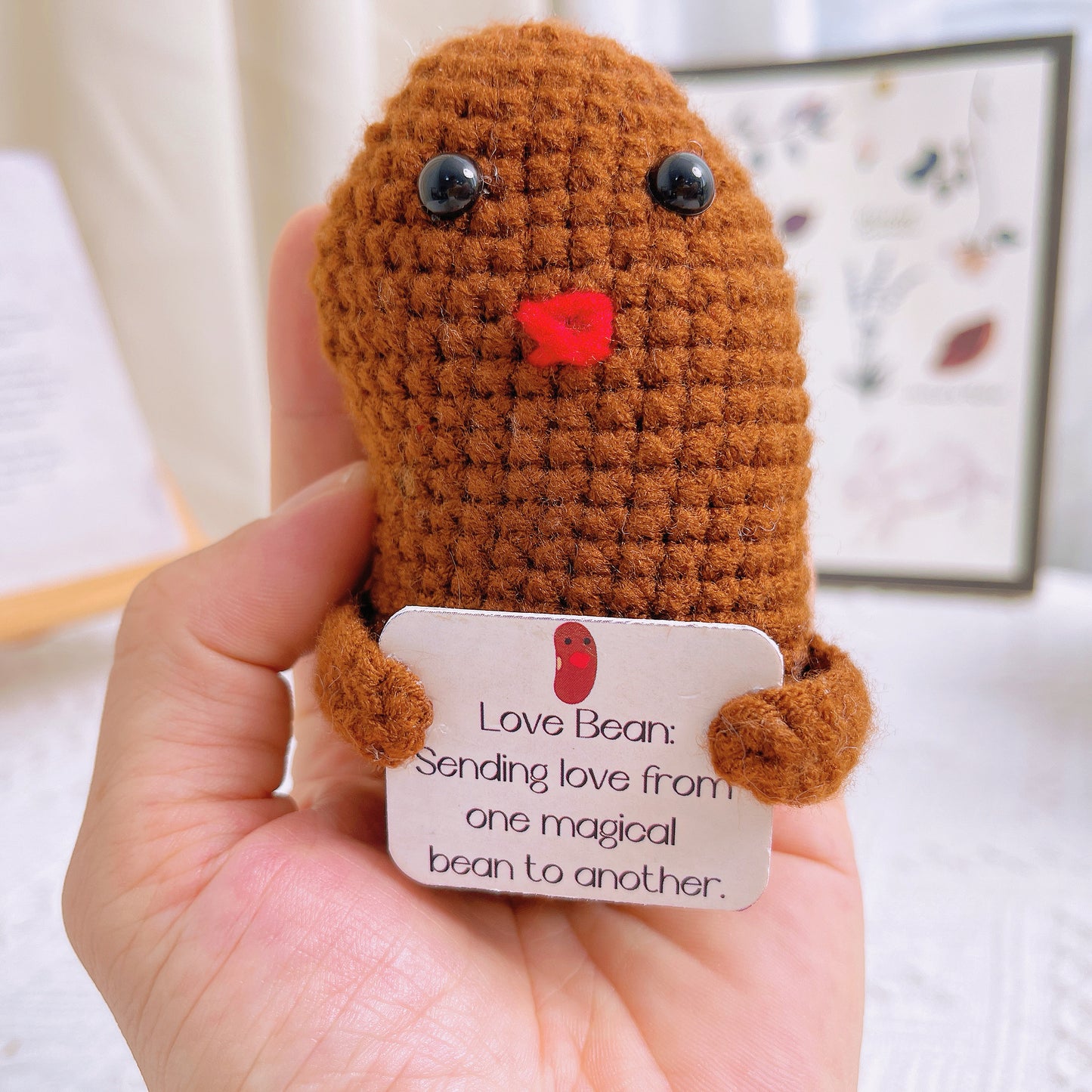 Frijol de Amor Artesanal con Abrigo de Navidad Acogedor y Tarjeta de Felicitación - Perfecto para Decoración de Festividades y Regalos