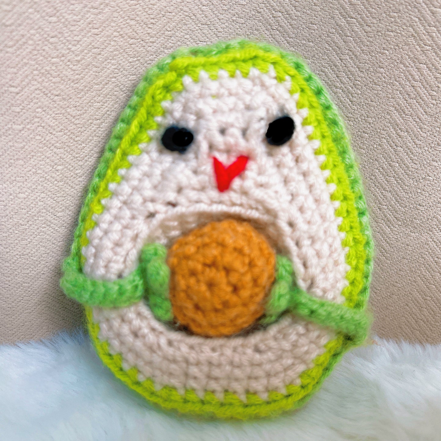 Bola de Mistério Tricotada para Poke Bowl que se Transforma em um Peluche de Abacate com Design Revelável ao Dobrar - Surpresa Inspiradora Artesanal para Aniversário de Adepto do Pikachu que Captura