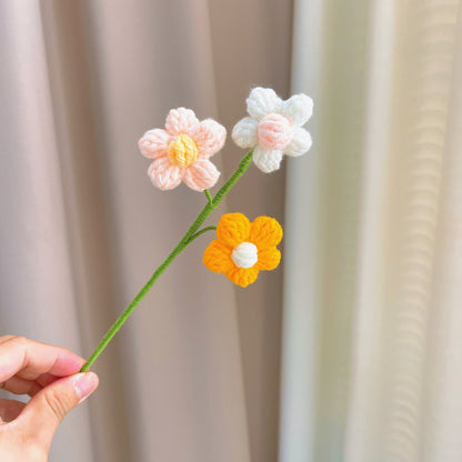 Bellissimo mazzo fatto a mano a maglia "Dolce Sole" con rose, tulipani, gigli, foglie di eucalipto e altro ancora - Perfetto per San Valentino, la Festa della Mamma o qualsiasi occasione
