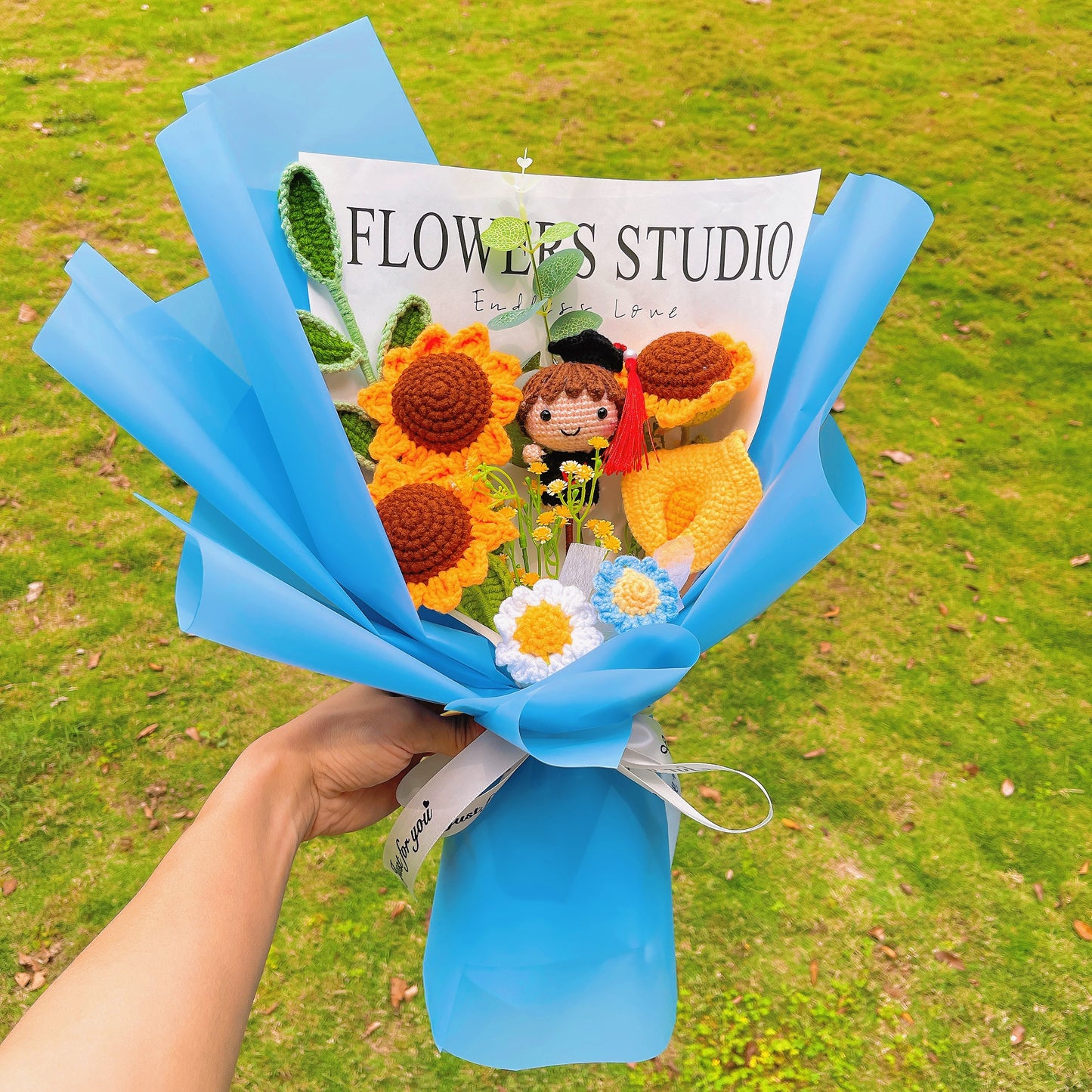 Buquês de Graduação Crochê Artesanal - Presente para a Época de Graduação do Ensino Médio e para Fotossessões Memoráveis