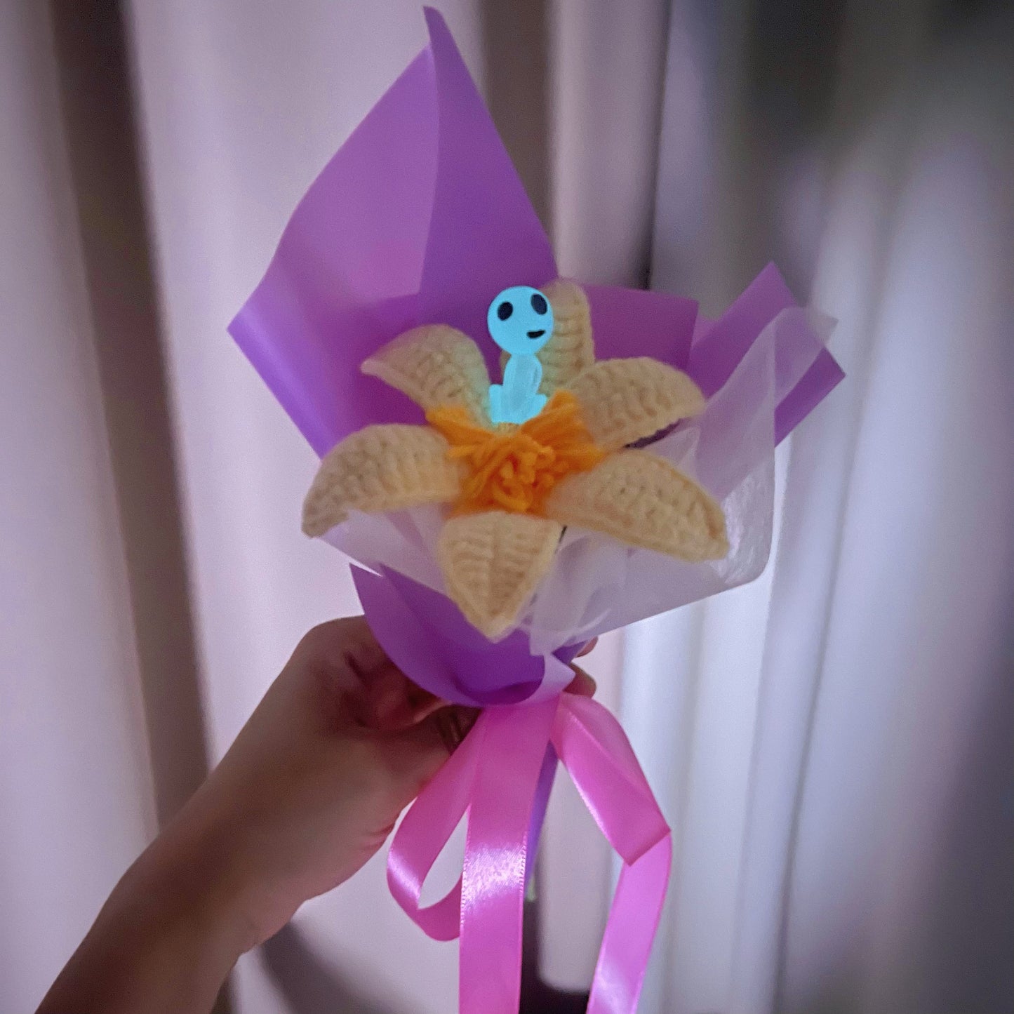 Mazzo di Fiori a Crochet Incantevole - Fiore di Narciso Giallo con Involucro Verde e Blu Tiffany Per gli Amanti del Teatro delle Performance di Balletto di Neverland Regalo per Lauree Compleanni Promozioni