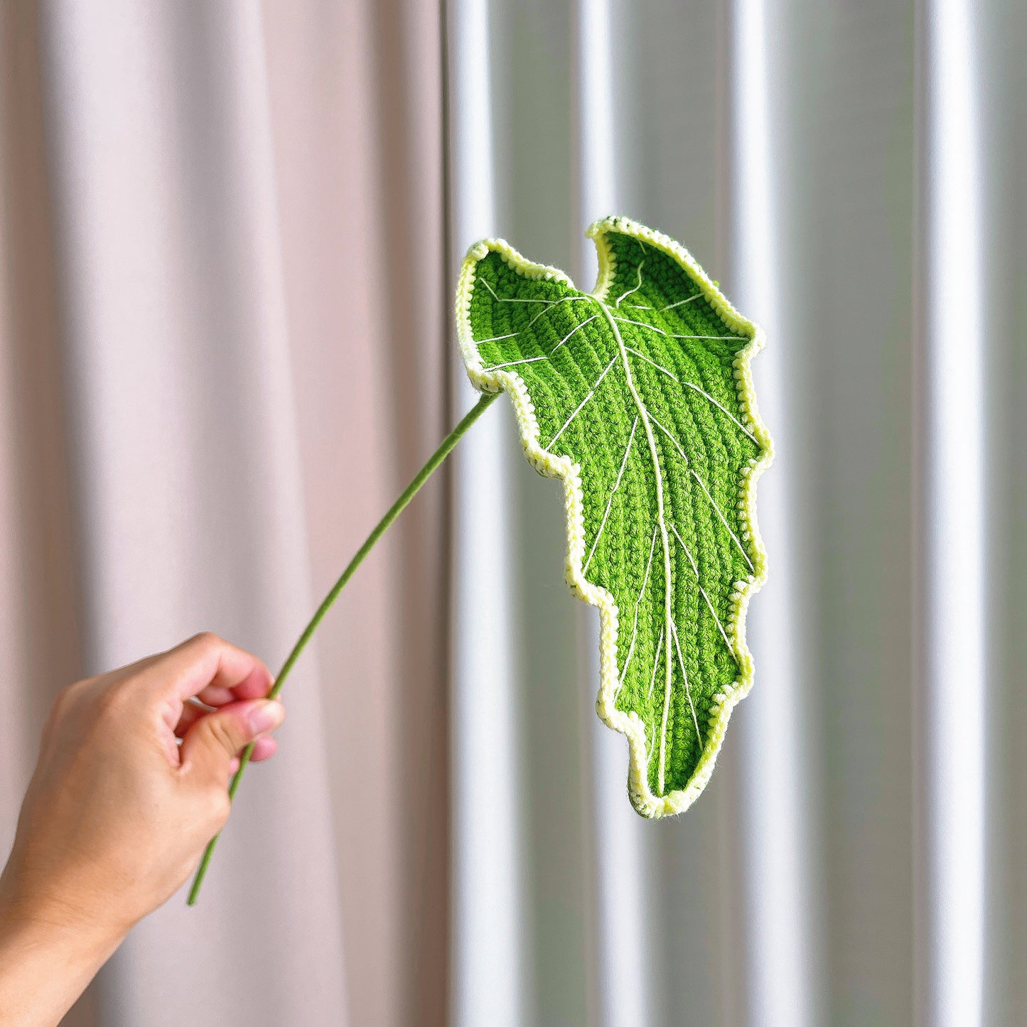 Bouquet de feuilles de Kwan Yin au crochet fait à la main - Tons verts et jaunes vibrants, feuillage réaliste
