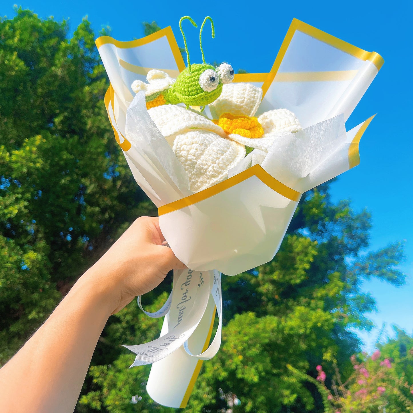 Mazzo a Crochet con Fiore di Loto, Libellule e Rosa Bianca Gigante - Regalo di Principessa Rana per Decorazione di Casa, Matrimoni, Raggio Verde