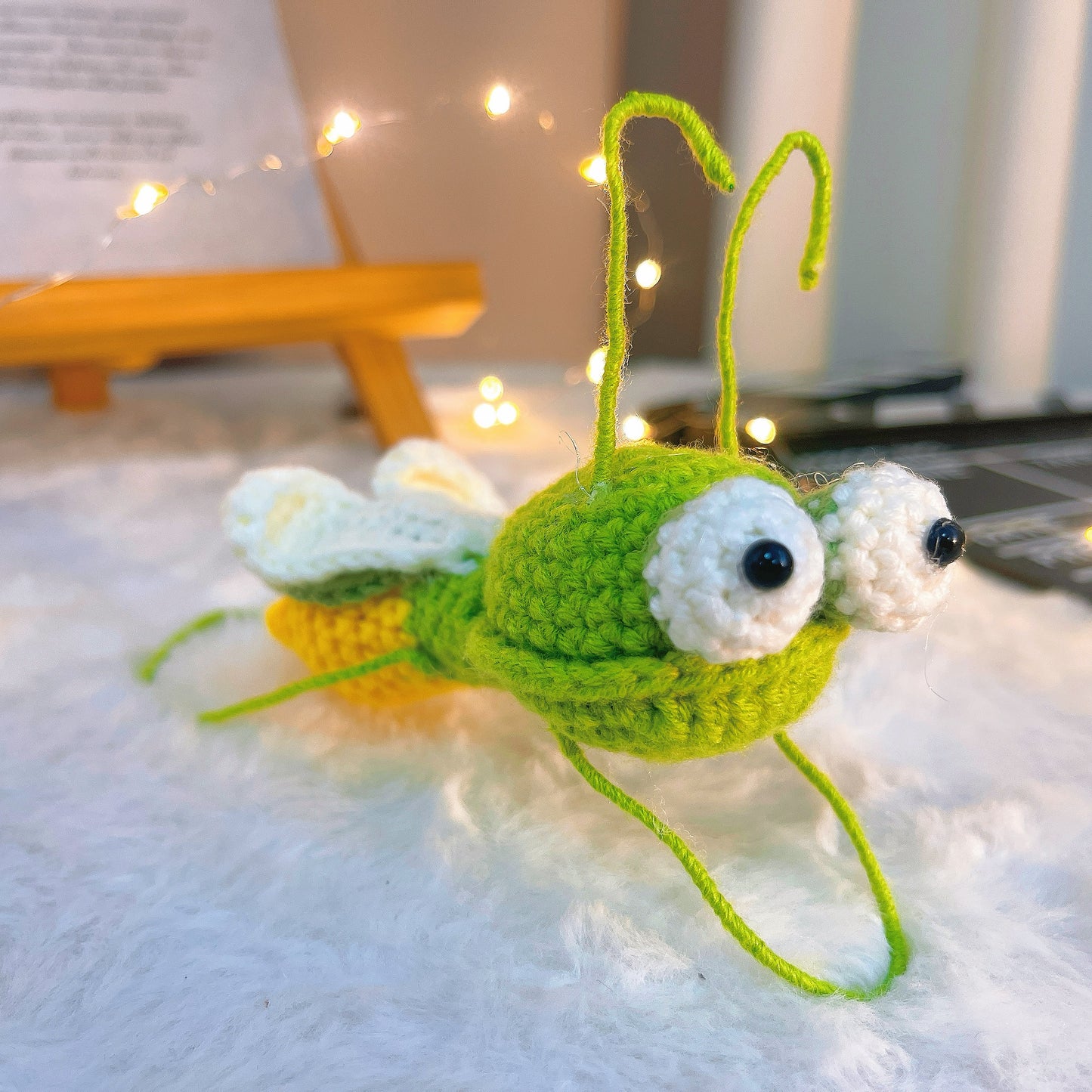 Mazzo a Crochet con Fiore di Loto, Libellule e Rosa Bianca Gigante - Regalo di Principessa Rana per Decorazione di Casa, Matrimoni, Raggio Verde