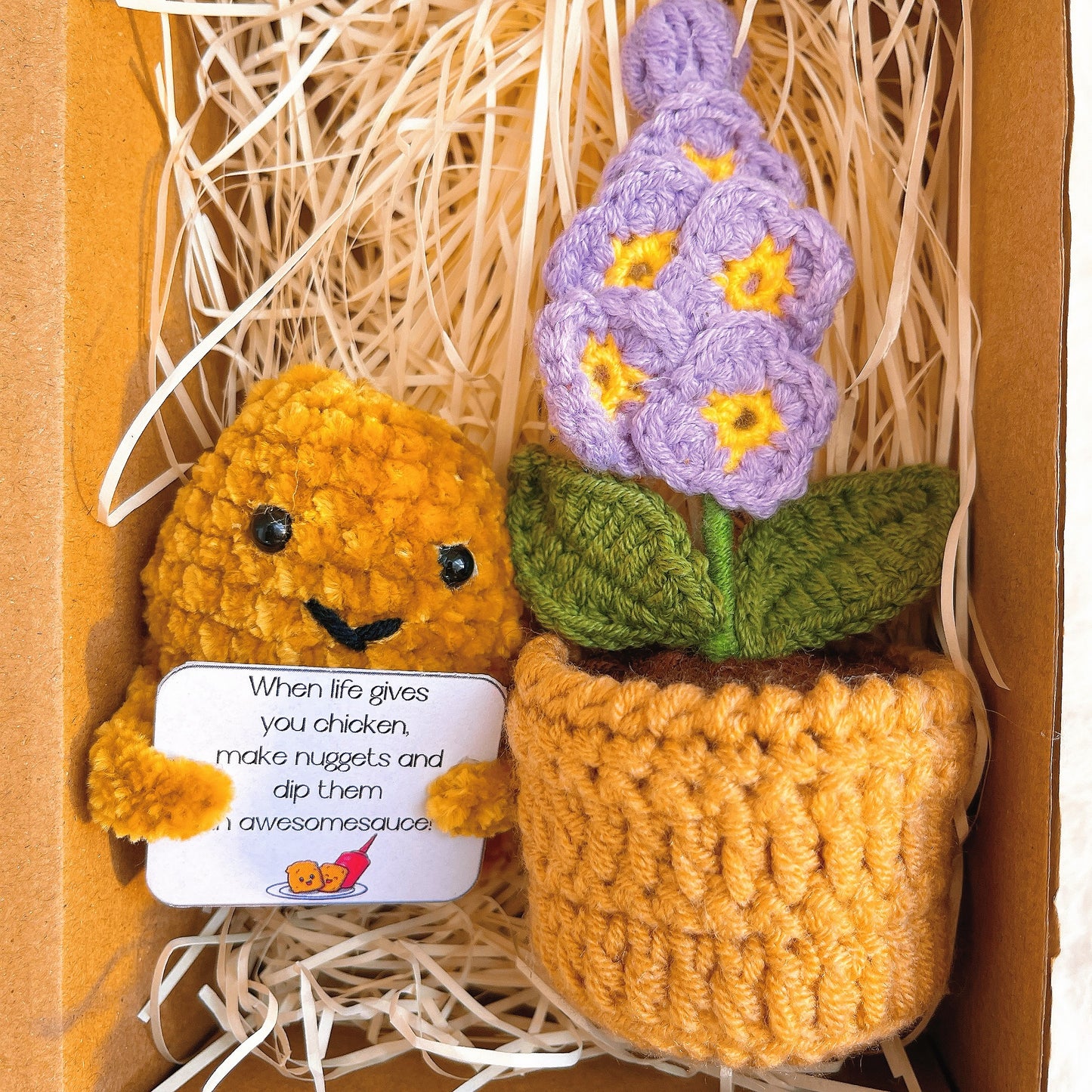 Personalisiertes Nugget und gehäkeltes Mini-Blumentopf-Paket mit positivem Zitat - Genesungsinspirierendes Geschenk Neujahrsvorsatz