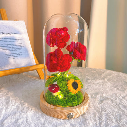 Handgefertigte verzauberte gehäkelte Rosenlaterne mit Glasschirm, Holzsockel und Batteriebetrieb – Valentinstag-Geburtstagsgeschenk