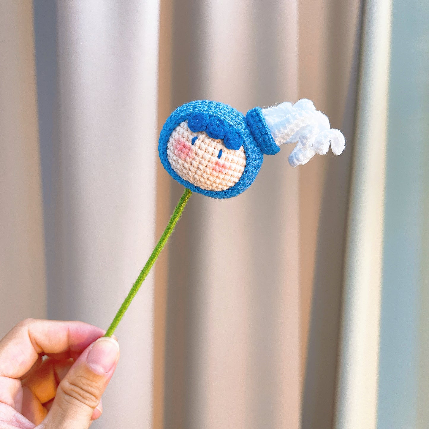 手作りかぎ針編み 水瓶座に贈る手編みブーケ「知性の花束」｜コチョウランと星座ドール｜誕生日・記念日に 永遠の贈り物 花粉症対策・アレルギー対応