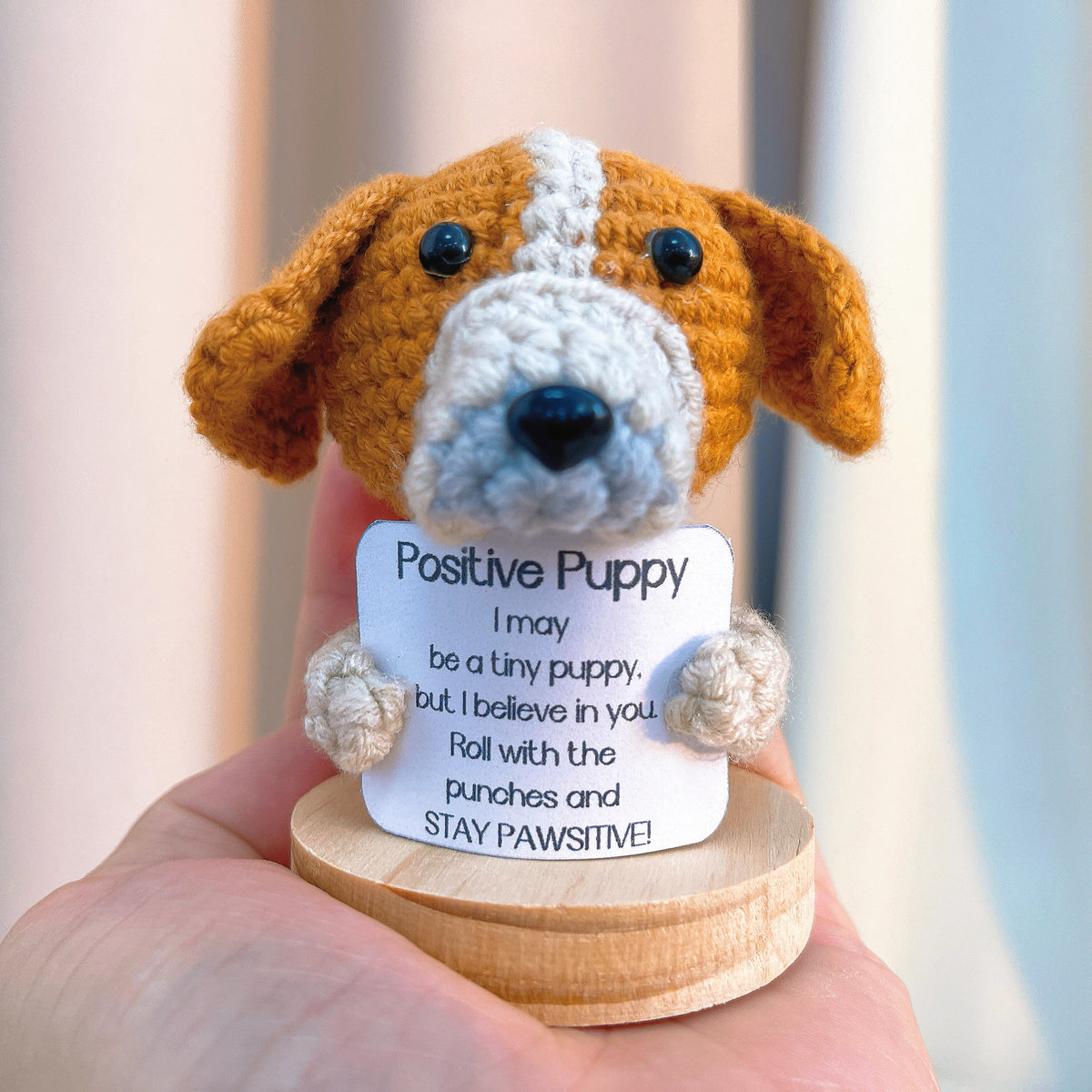 Adorable chiot/chien au crochet fait main, chiot Amigurumi, cadeau drôle d'animaux au crochet, chiot positif, cadeau de soutien émotionnel, joli compagnon de bureau