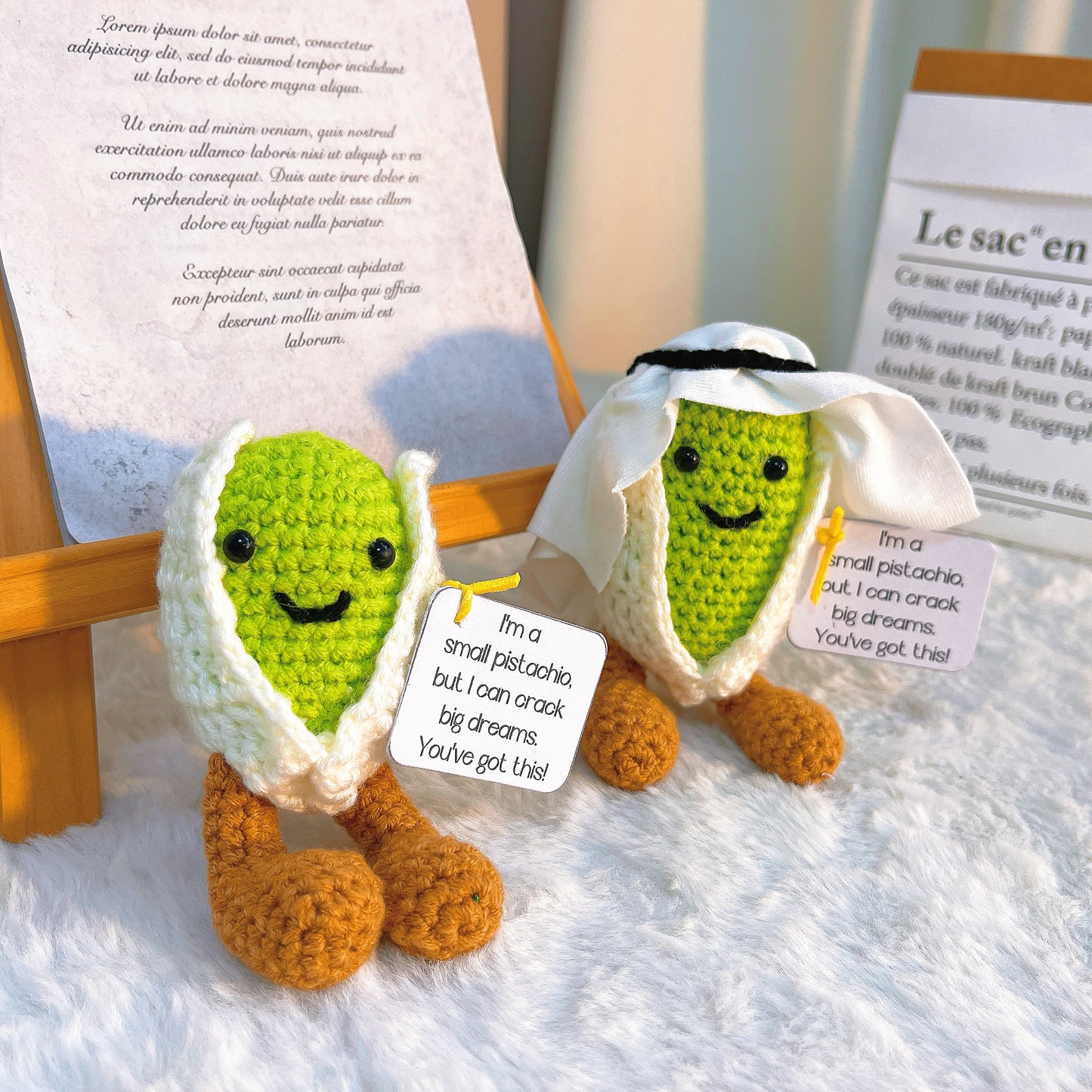 Peluche Principino Pistacchio Uncinetto Fatto a Mano – Bambola di Noci a Maglia con Messaggio Ispiratore, Regalo di Compleanno Personalizzabile, Natale, Laurea, Baby Shower
