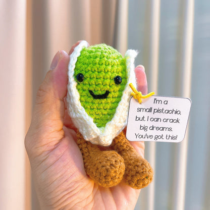 Peluche Principino Pistacchio Uncinetto Fatto a Mano – Bambola di Noci a Maglia con Messaggio Ispiratore, Regalo di Compleanno Personalizzabile, Natale, Laurea, Baby Shower