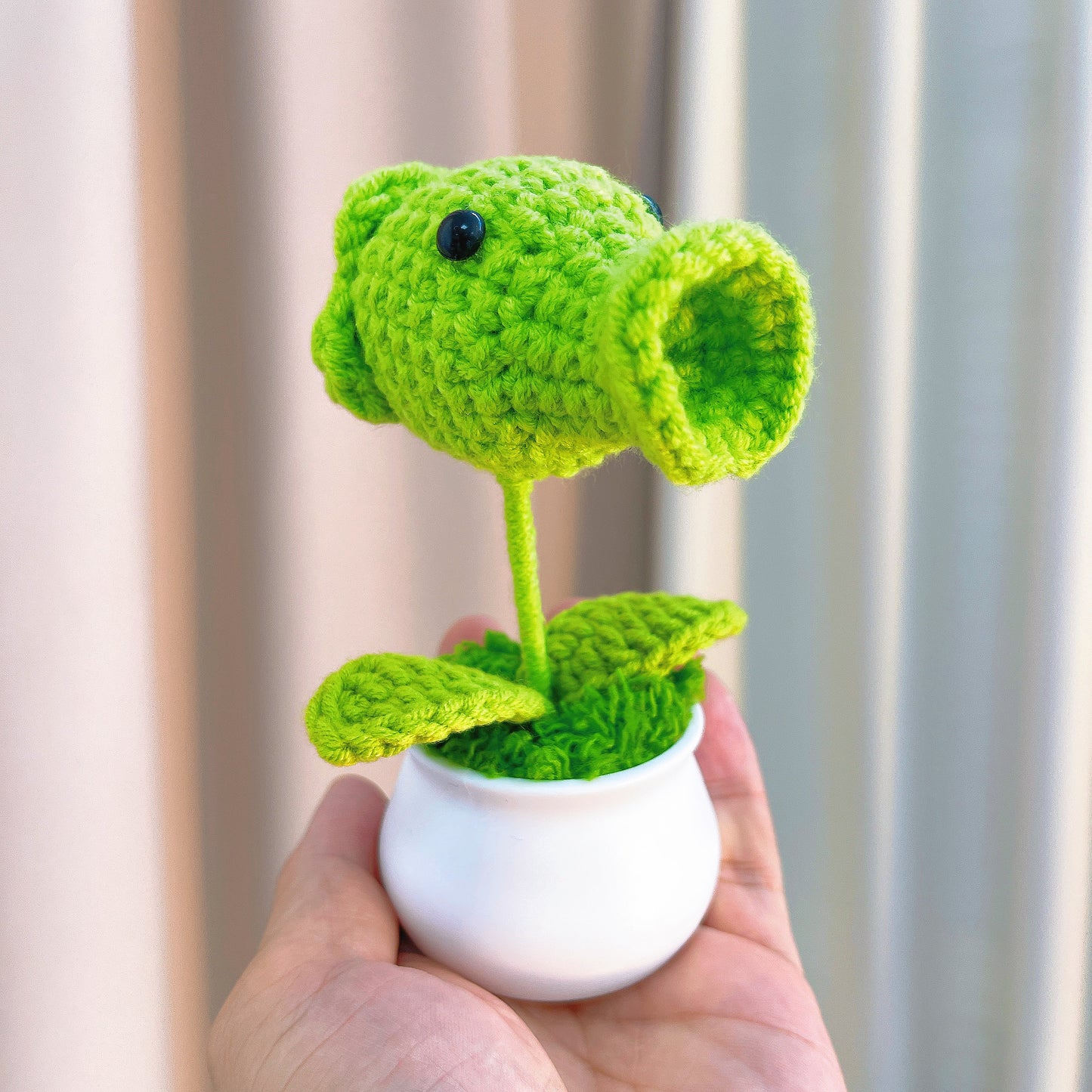 Handmade Crochet Peashooter Planter - Zombies Inspired, White Plastic Pot , Hypoallergenic Desk Decor for Gamers, Kids & Fun Gifts