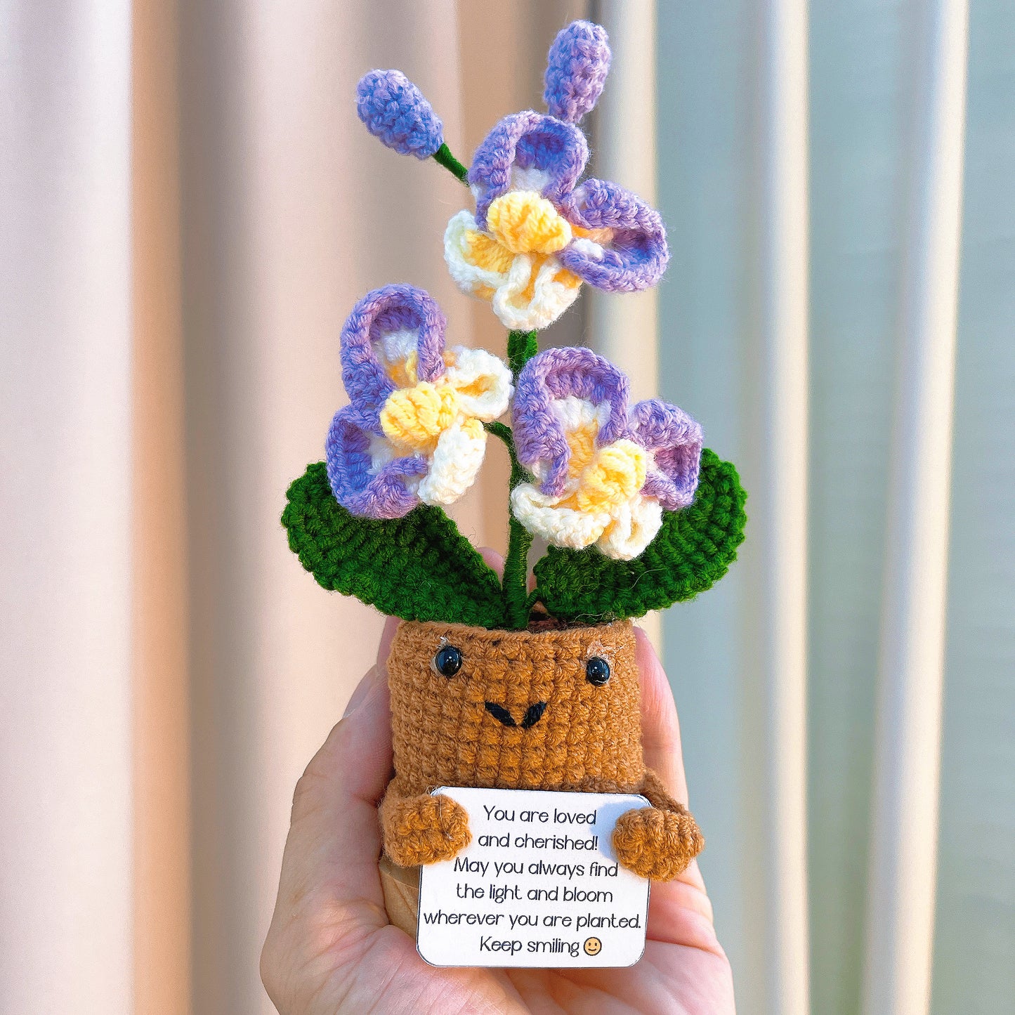 八月誕生月蘭花花束 - 手作鉤針單支生日週年紀念花卉禮物，獻給八月出生的心愛之人