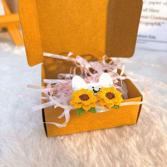 Orecchini e Anelli all'Uncinetto a Motivo Girasole - Set Artigianale in Filato Pizzo Micro Uncinetto con Ganci per Orecchie, Orecchini a Perno, Anelli Delicati - Gioielli a Fiori Ipoallergenici, Regalo per Donne, Accessori in Stile Boho Chic