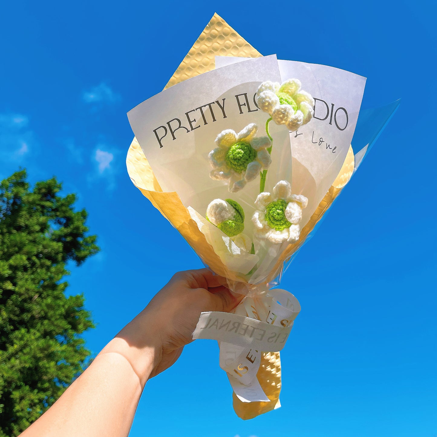 11月誕生花 キクブーケ｜手編み 手作りかぎ針編み 毛糸 造花 花束 単茎アレンジ｜上品なラッピング付き 誕生日・七五三・新たな門出の贈り物 フラワーギフト 花粉症対策・アレルギー対応