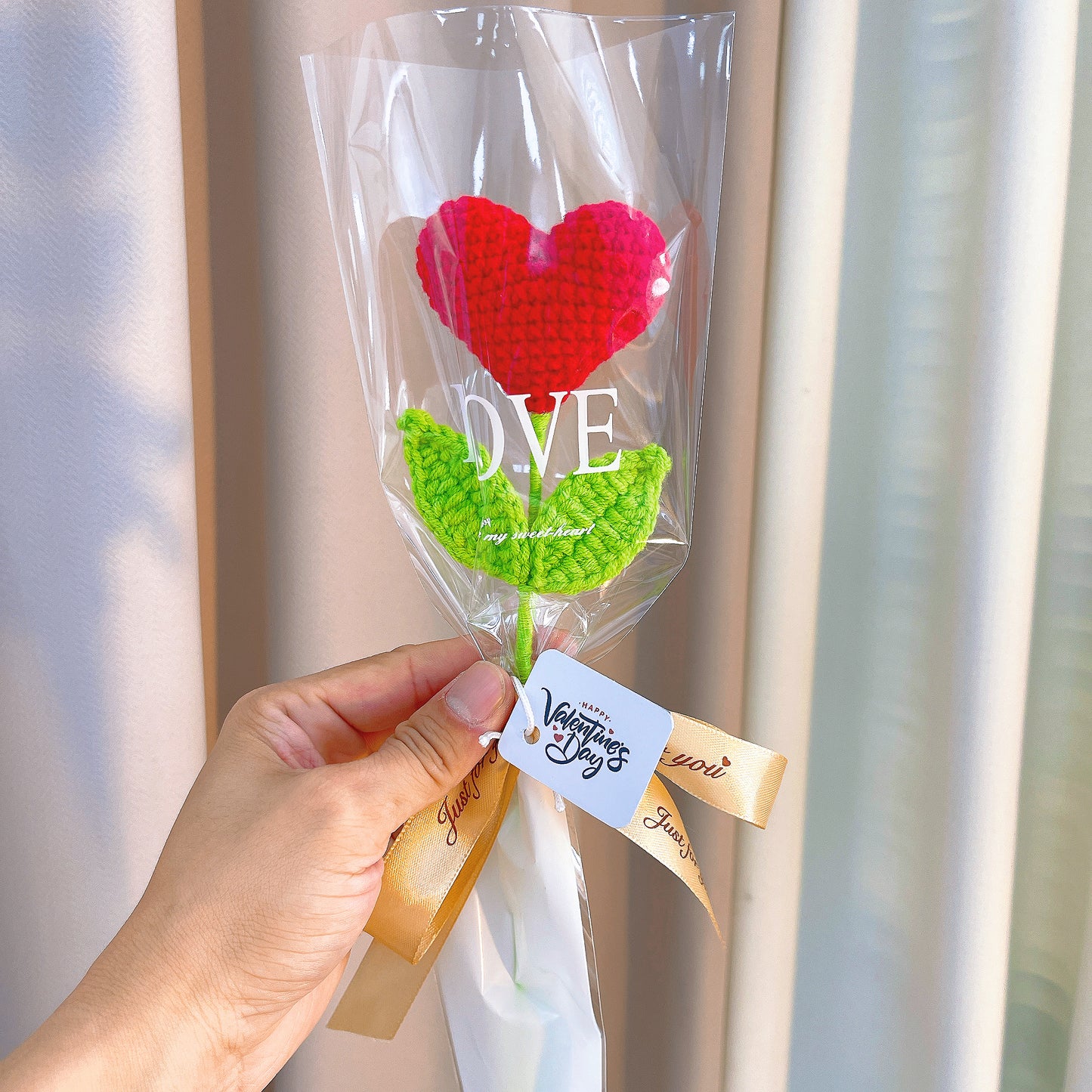 Hand Crochet Single Stem Heart Succulent Flower - with Customizable "Happy Valentine's Day" Card, Custom Message & Colors (Pink, Purple, Yellow) - Hypoallergenic Romantic Gift for Girlfriend, Wife, Her