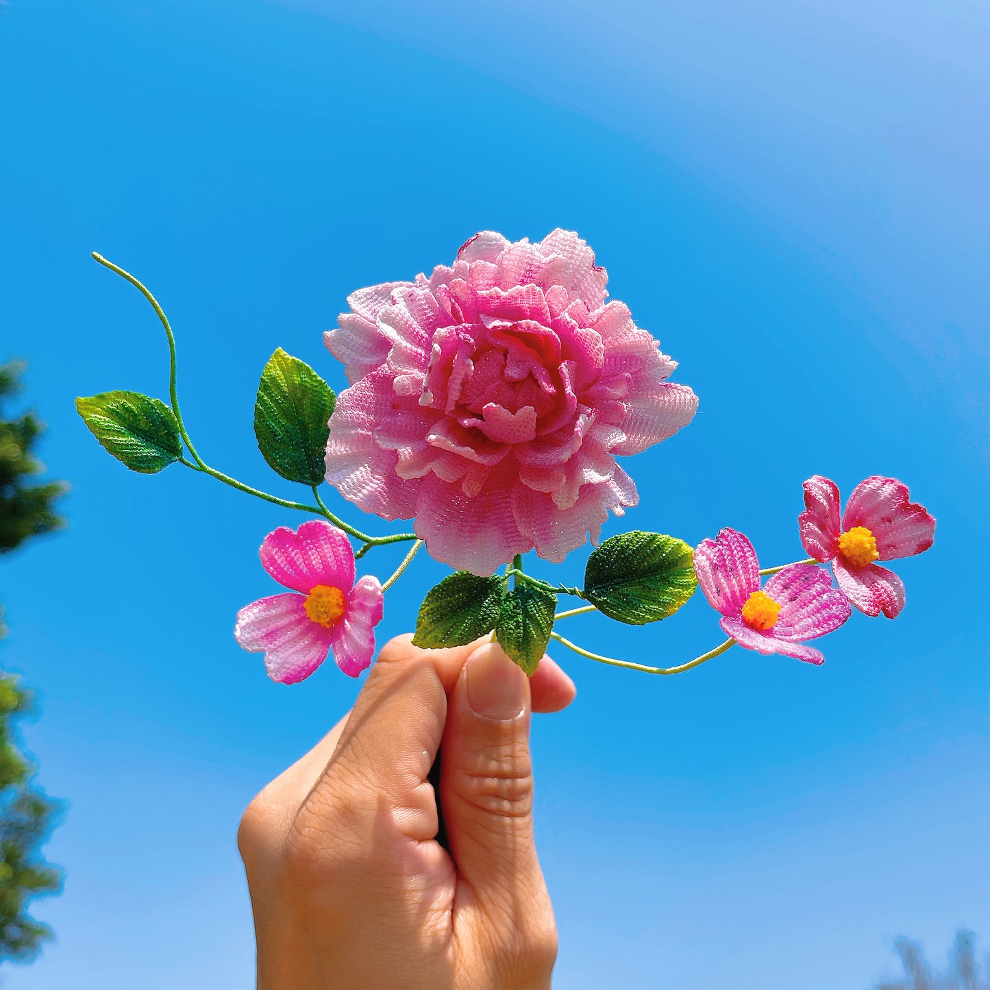 [Limited] Handmade Micro Crochet Hand Dyed Pink Rose Arrangement with Daisies in Vase, Miniature Flowers, One-of-a-Kind Textile Yarn Plants for Home Office Table Decor - The Bloom Crafter