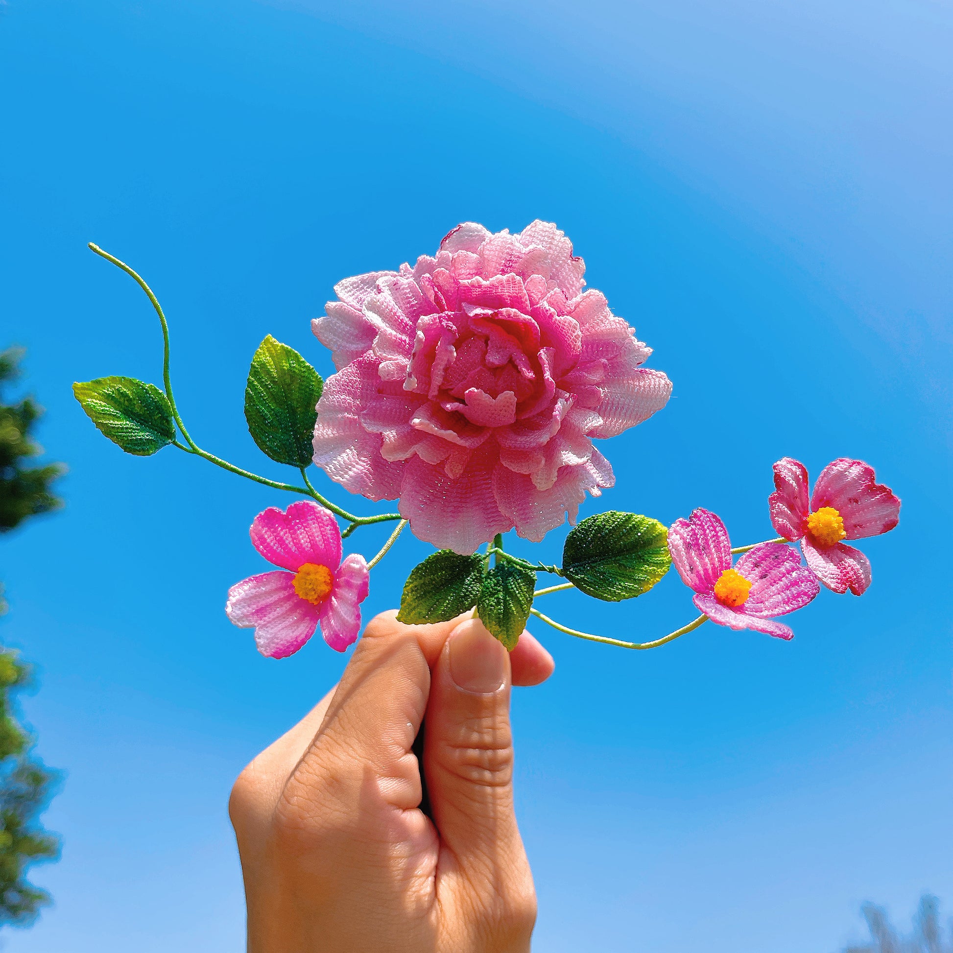 [Limited] Handmade Micro Crochet Hand Dyed Pink Rose Arrangement with Daisies in Vase, Miniature Flowers, One-of-a-Kind Textile Yarn Plants for Home Office Table Decor - The Bloom Crafter