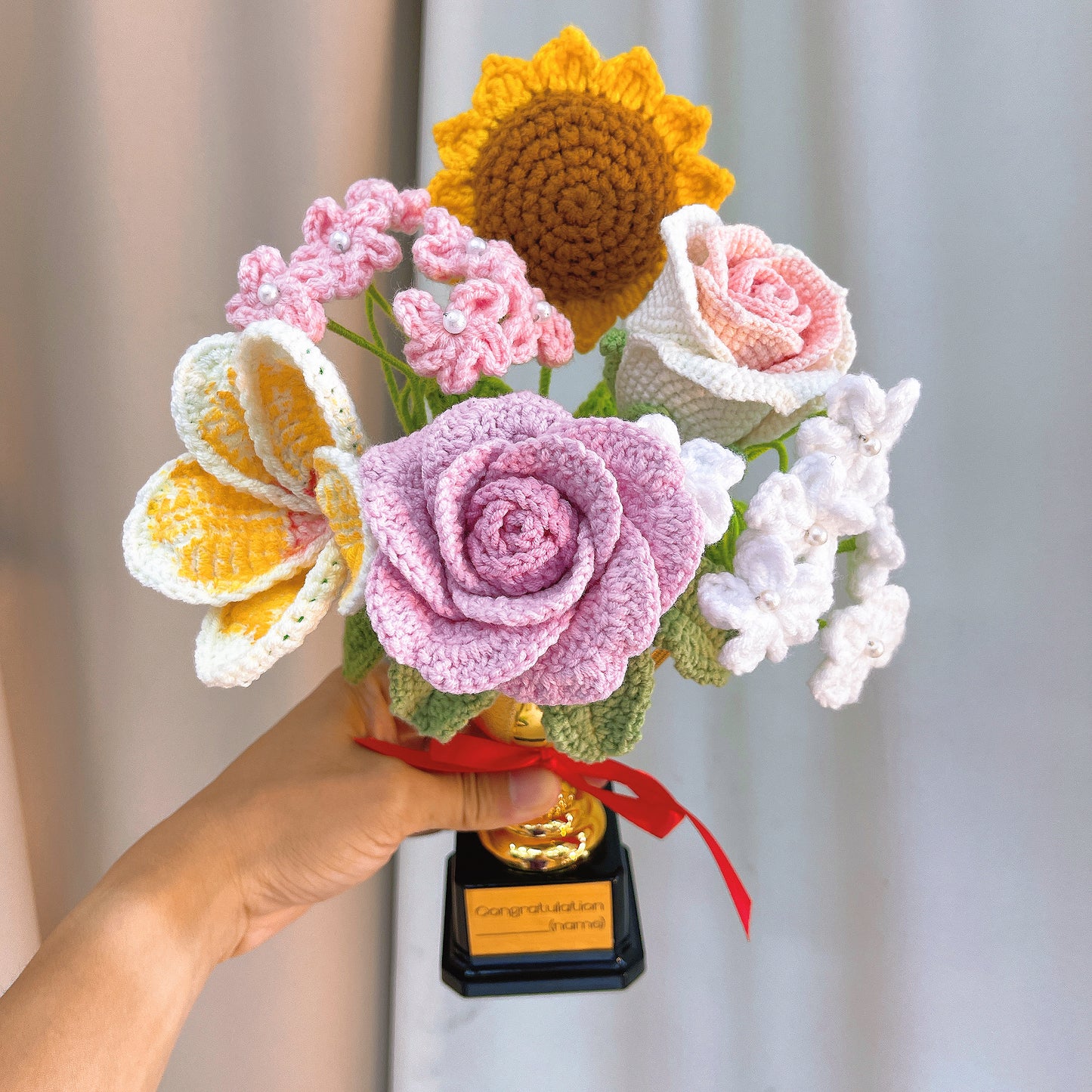 Handmade Crochet Trophy Flower Bouquet – Customizable Name/Text on Trophy Base Label Perfect Gift for Victory, Competition Winner, Graduation, Retirement, Employee of the Month, Father's Day, Mother's Day, or Any Achievement Celebration