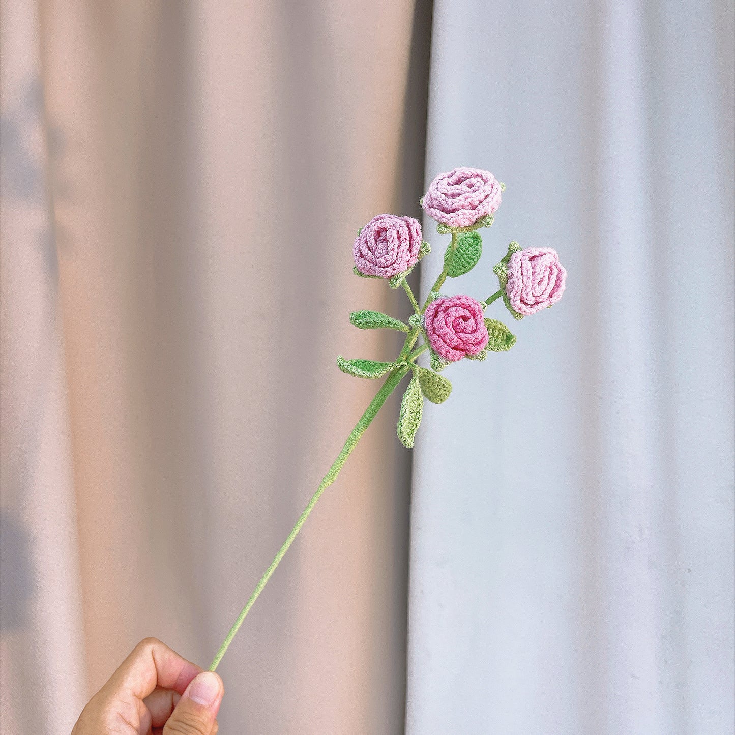 Handmade Crochet Flower Bouquet in Pink Heart-Shaped Plastic Box with LED Fairy Lights –&nbsp; &nbsp;Free Artificial Flowers with Beige Raffia Base&nbsp; – Perfect Valentine’s Day, Anniversary, Proposal, Birthday, or Mother’s Day Gift for Her