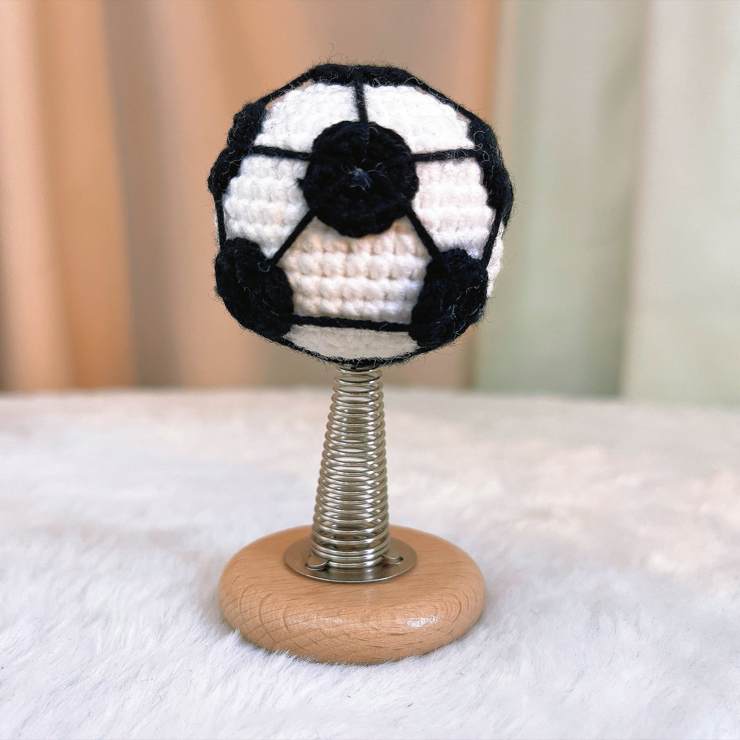 Handmade Crochet Soccer Ball Bobble Figure with Spring Wooden Base, Car Dashboard Decor, Office Desk Wobble Toy, 5x10 cm Mini Sports Ornament, Unique Gift for Football Fans