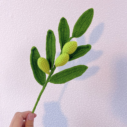 Oasi Mediterranea: Foglie di Olivo Fatte a Mano a Maglia con Palo per Olive per una Decorazione Naturale del Giardino