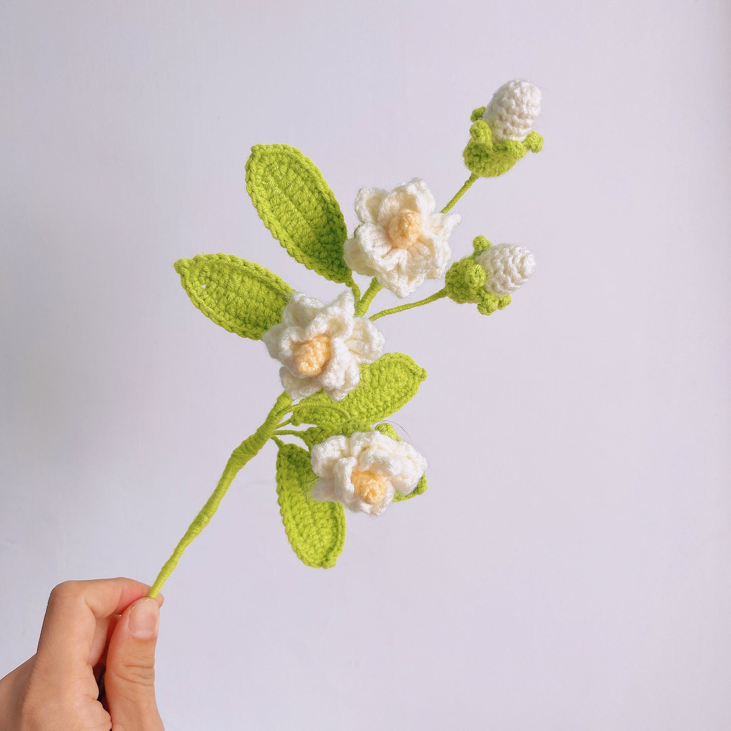 Flor de jazminho crochê feita à mão - Linda, vibrante e uma verdadeira obra de arte