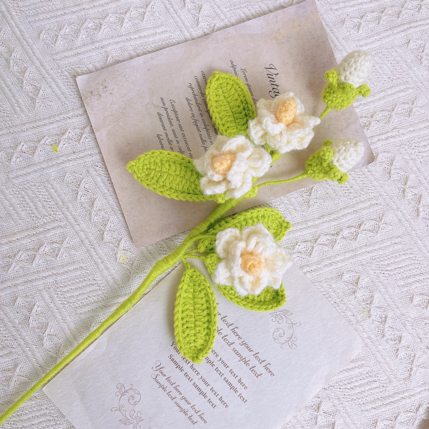 Flor de jazminho crochê feita à mão - Linda, vibrante e uma verdadeira obra de arte