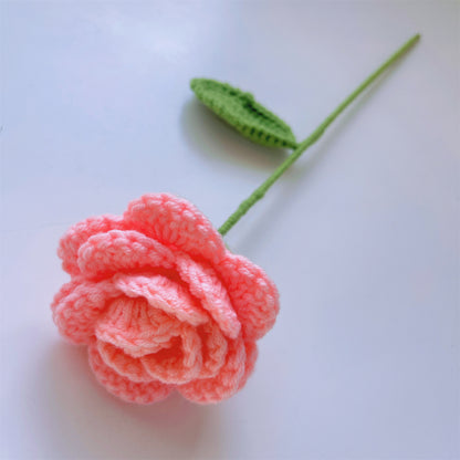 Mazzo di fiori fatto a mano a uncinetto di rose, gigli, lavanda e altro - Bella disposizione ROSA