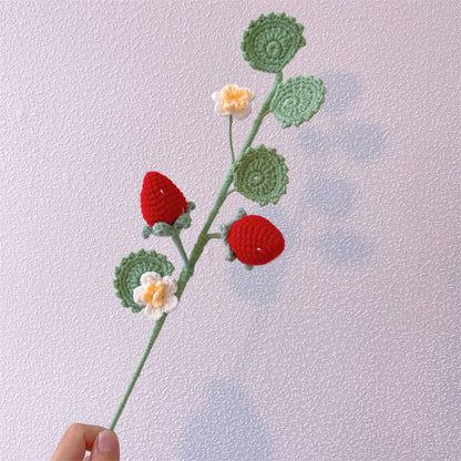 Handgefertigter gehäkelter Erdbeerstrauß – Valentinstagsgeschenk, Geburtstagsgeschenke für Freundin, Jahrestag, Geschenk für Frau, besonderes Geschenk