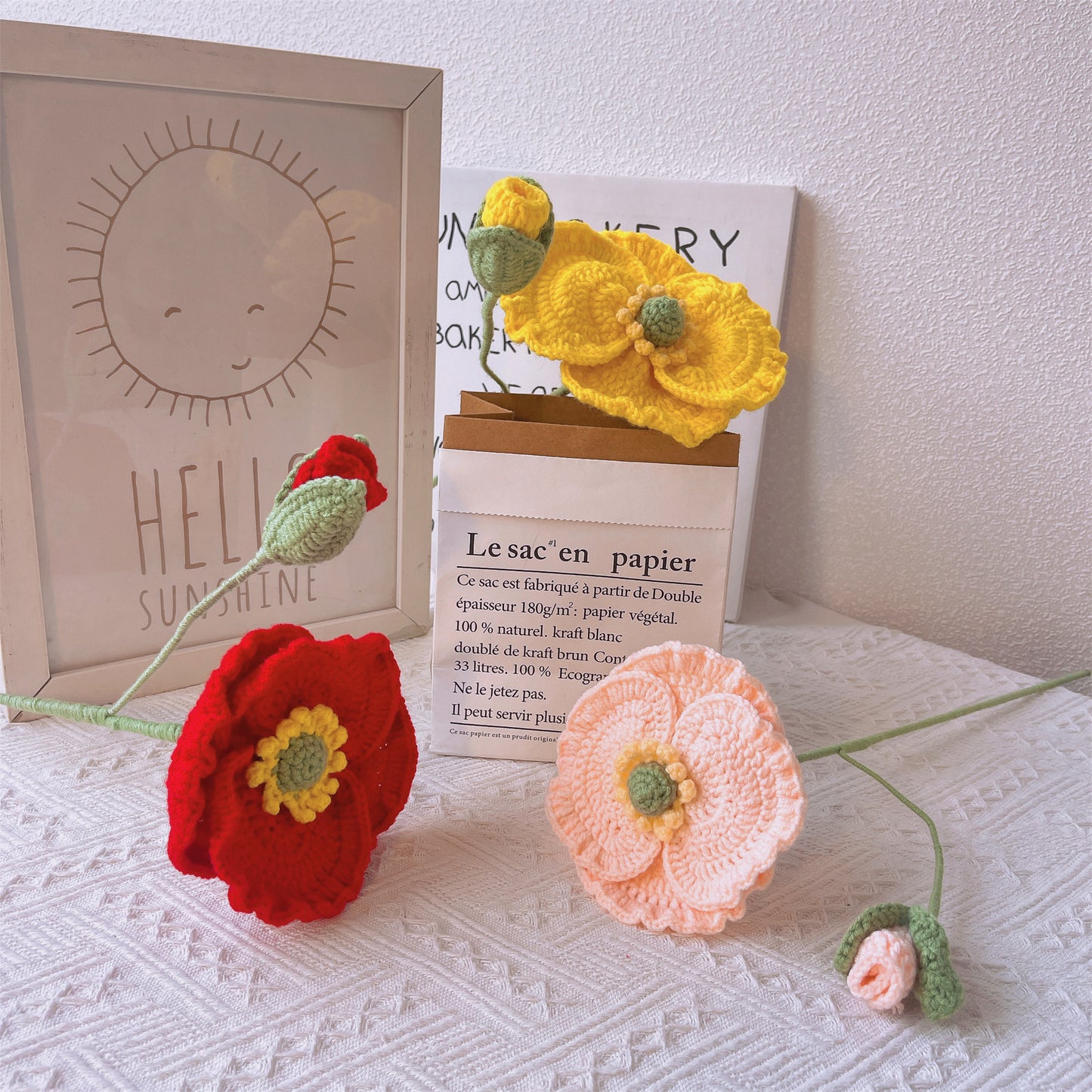 Fiori di Loto Sereni: Paletto Artigianale a Maglia con Fiori di Loto per una Decorazione da Giardino Calmante