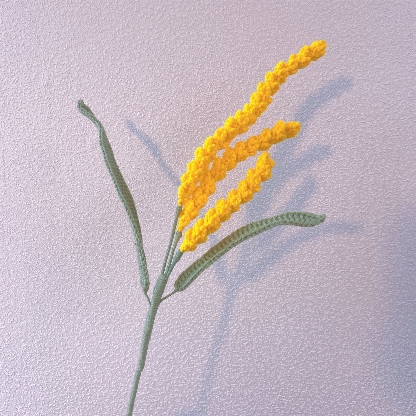 Fascino Rustico: Pallo di Orzo Fatto a Mano a Maglia per un Bouquet di Decorazione Naturale del Giardino