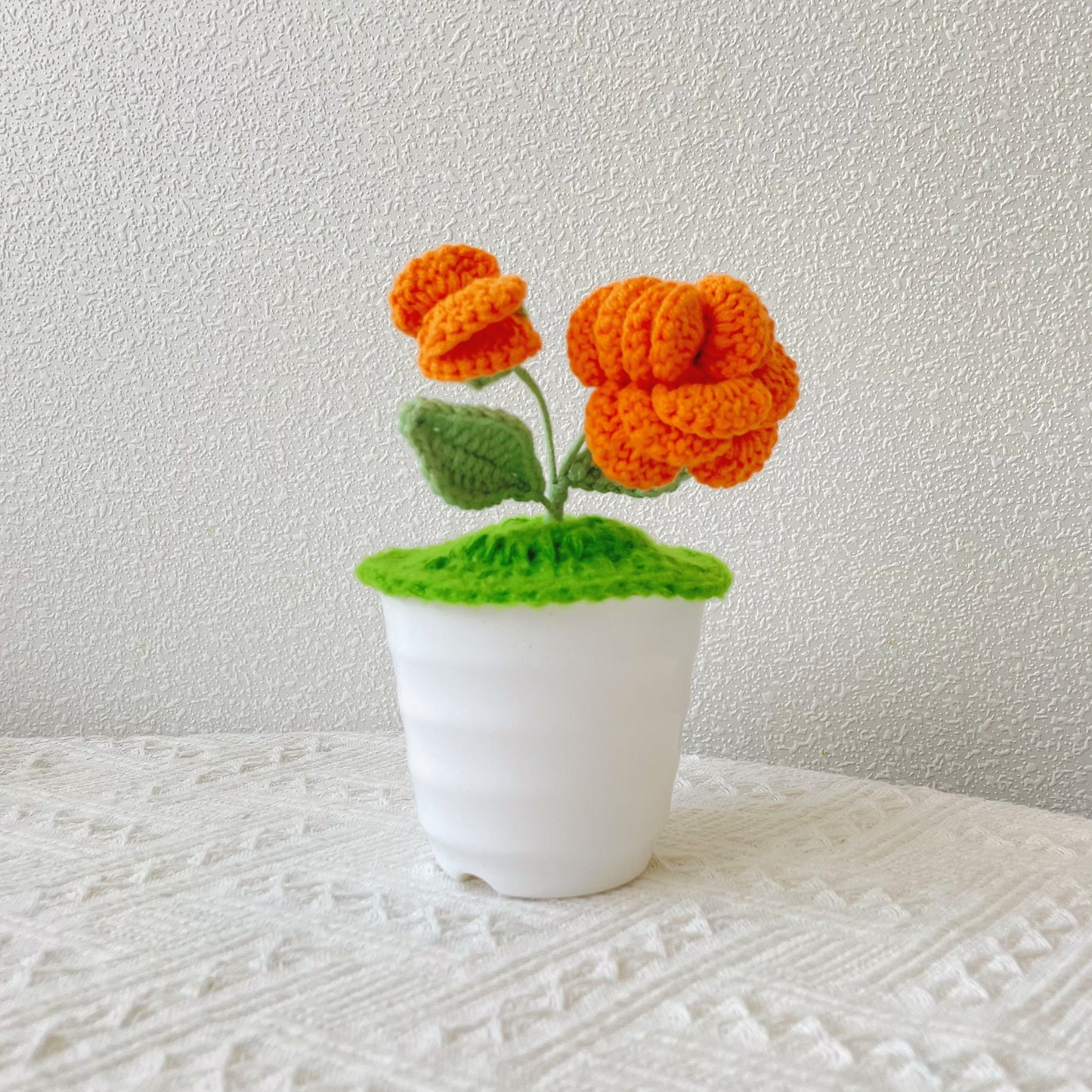 Piante di Rose Realizzate a Mano a Maglia - Finto Fiore Realistico - Decorazione Unica per la Casa - Regalo Perfetto per gli Amanti delle Piante - Fatto a Mano - Regalo per la Festa del Padre 2024