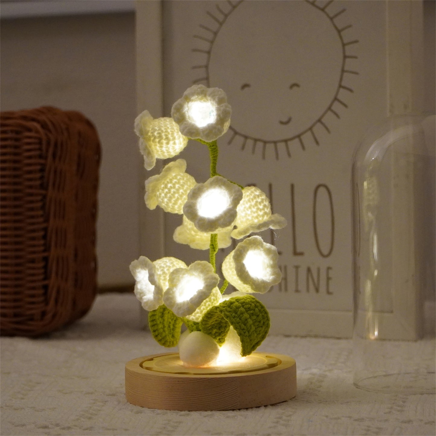 Muguet luminescent : lampe à suspension au crochet faite à la main avec abat-jour en verre