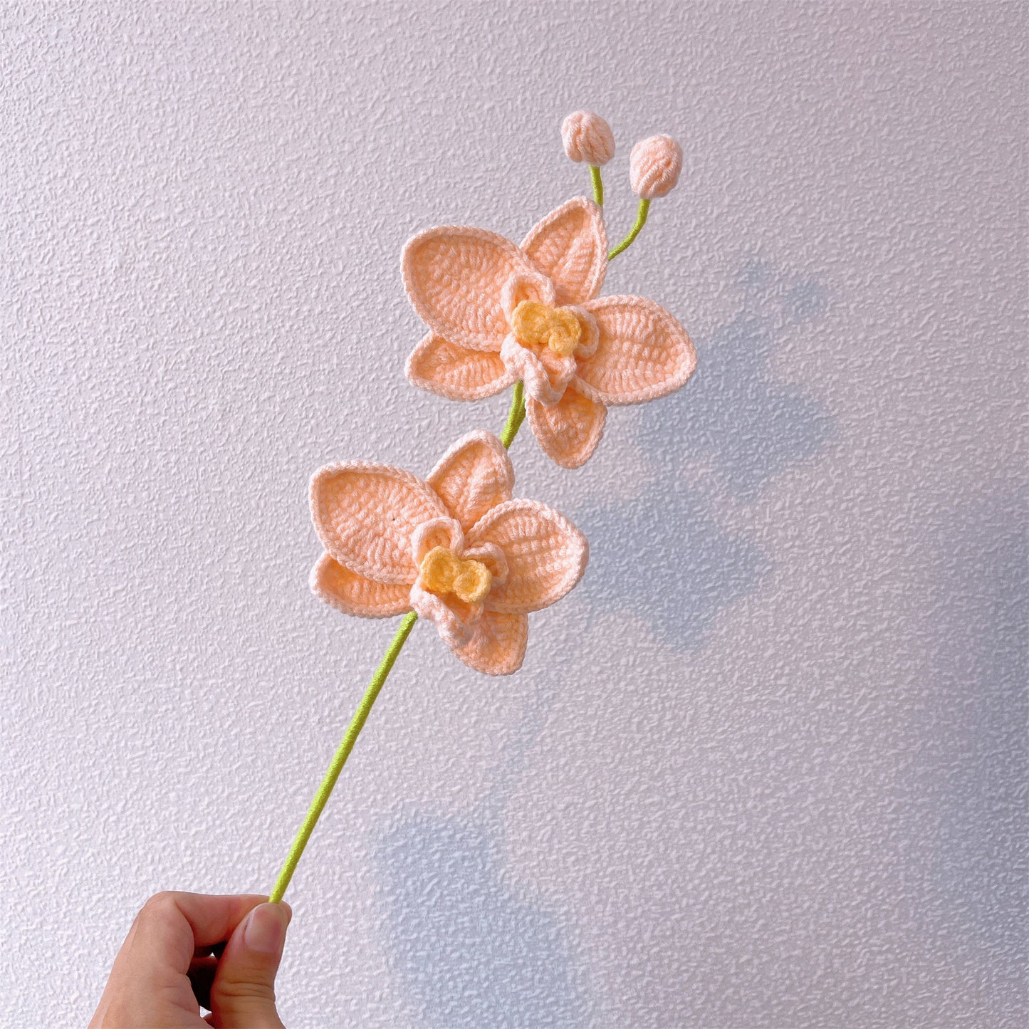 Handgefertigter Phalaenopsis-Orchideenstecker für Heimdekoration und Pflanzenunterstützung – Häkelgarn-Bastelarbeiten, Innendekoration, einzigartige Geschenke, Häkelstrauß