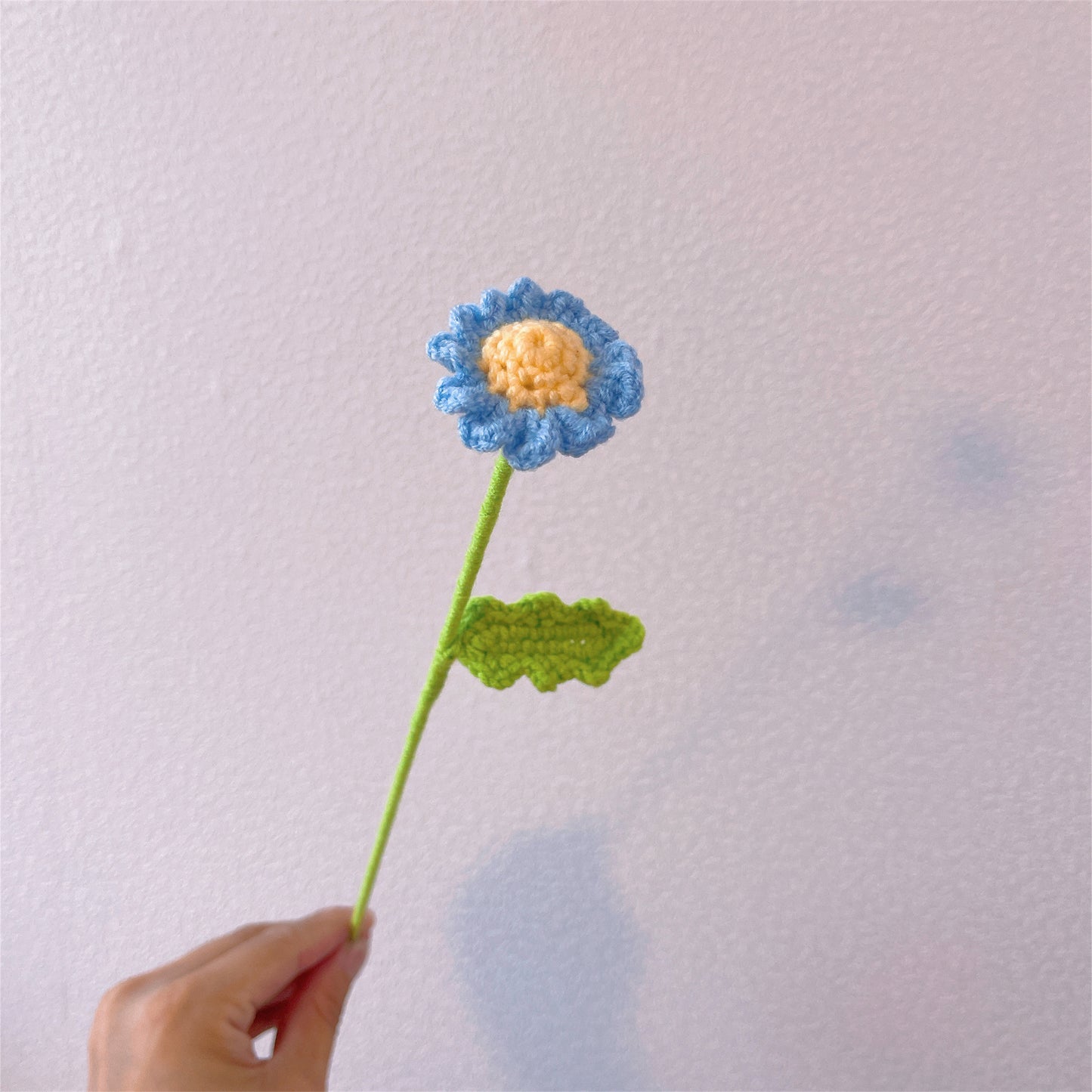Handmade Crochet Doodle Dog Themed Flower Bouquet - Allergy-Friendly Gift, Morning Glory, Peanuts, Daisy, Yew, Lily, Gesang Flower, Tulip, and Daisy - Perfect for Birthdays, Anniversaries, and Peanuts Special Occasions