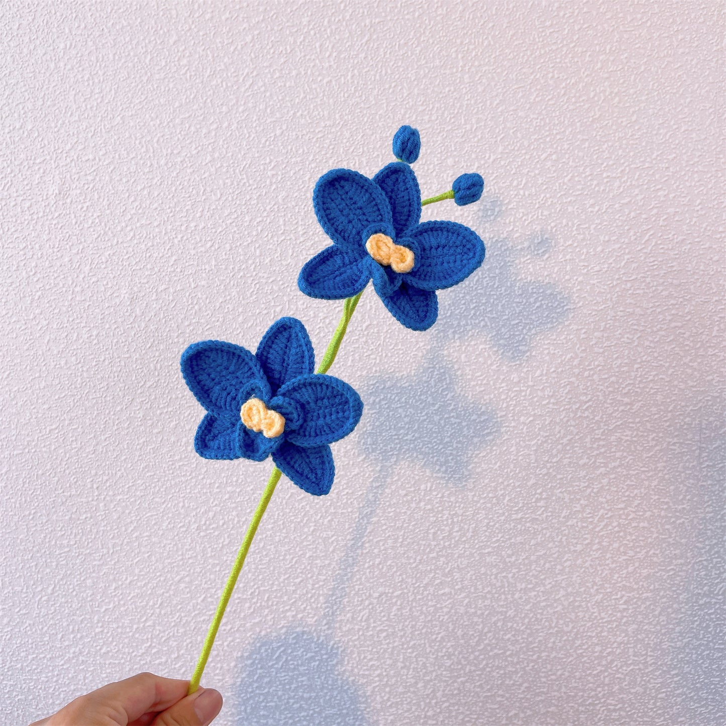 Handgefertigter Phalaenopsis-Orchideenstecker für Heimdekoration und Pflanzenunterstützung – Häkelgarn-Bastelarbeiten, Innendekoration, einzigartige Geschenke, Häkelstrauß